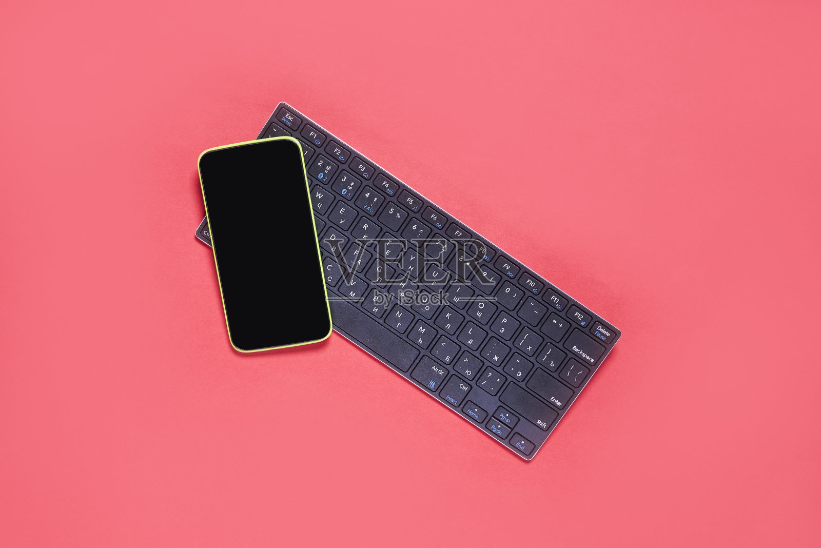 电脑键盘和智能手机照片摄影图片