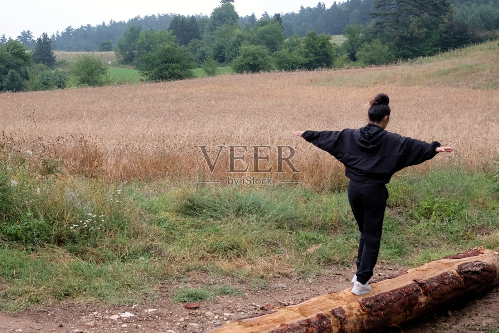 保持平衡照片摄影图片