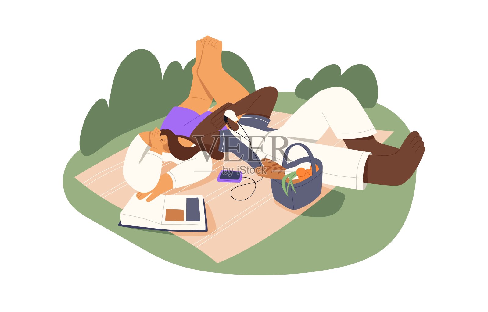 一对放松的男人和女人在户外的野餐毯上休息，阅读书籍和听音乐。男朋友和女朋友在自然的食物篮子。平面矢量插图孤立在白色插画图片素材