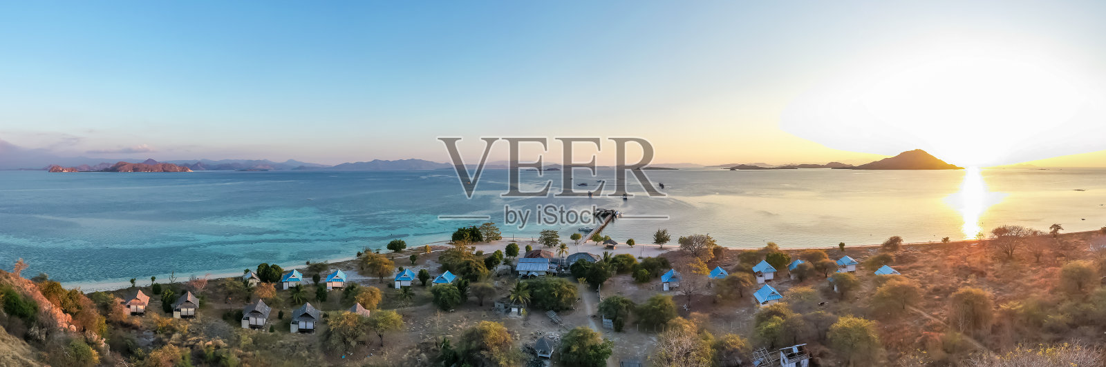 科摩多岛的卡纳瓦岛全景鸟瞰图照片摄影图片