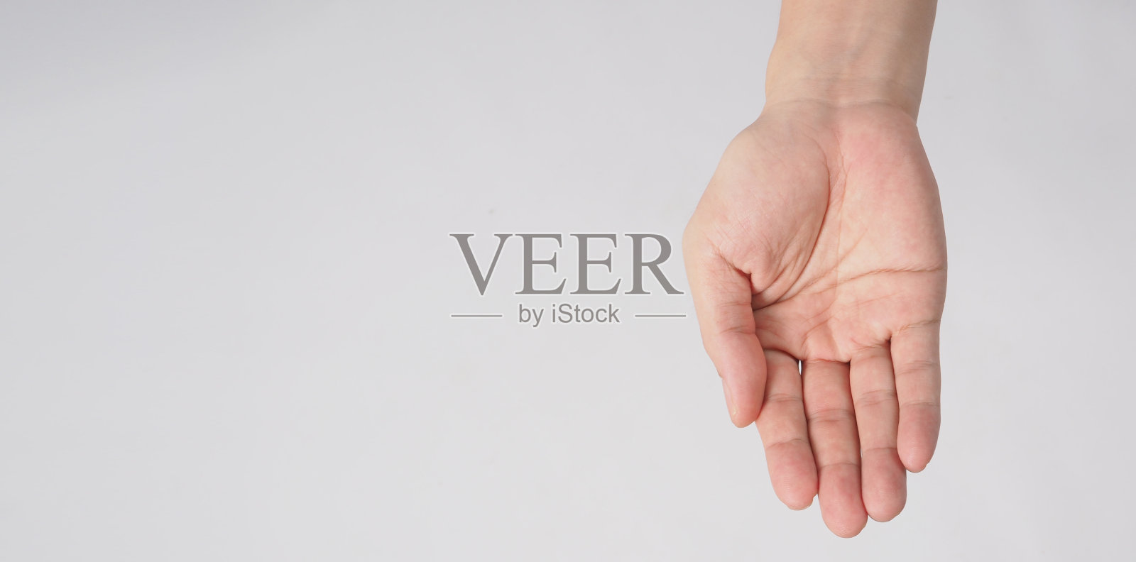 白色背景上的空男性手。照片摄影图片