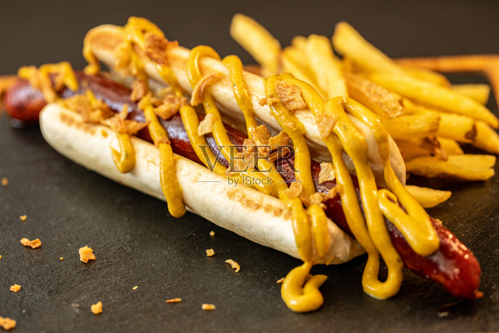 芥末热狗的特写镜头照片摄影图片