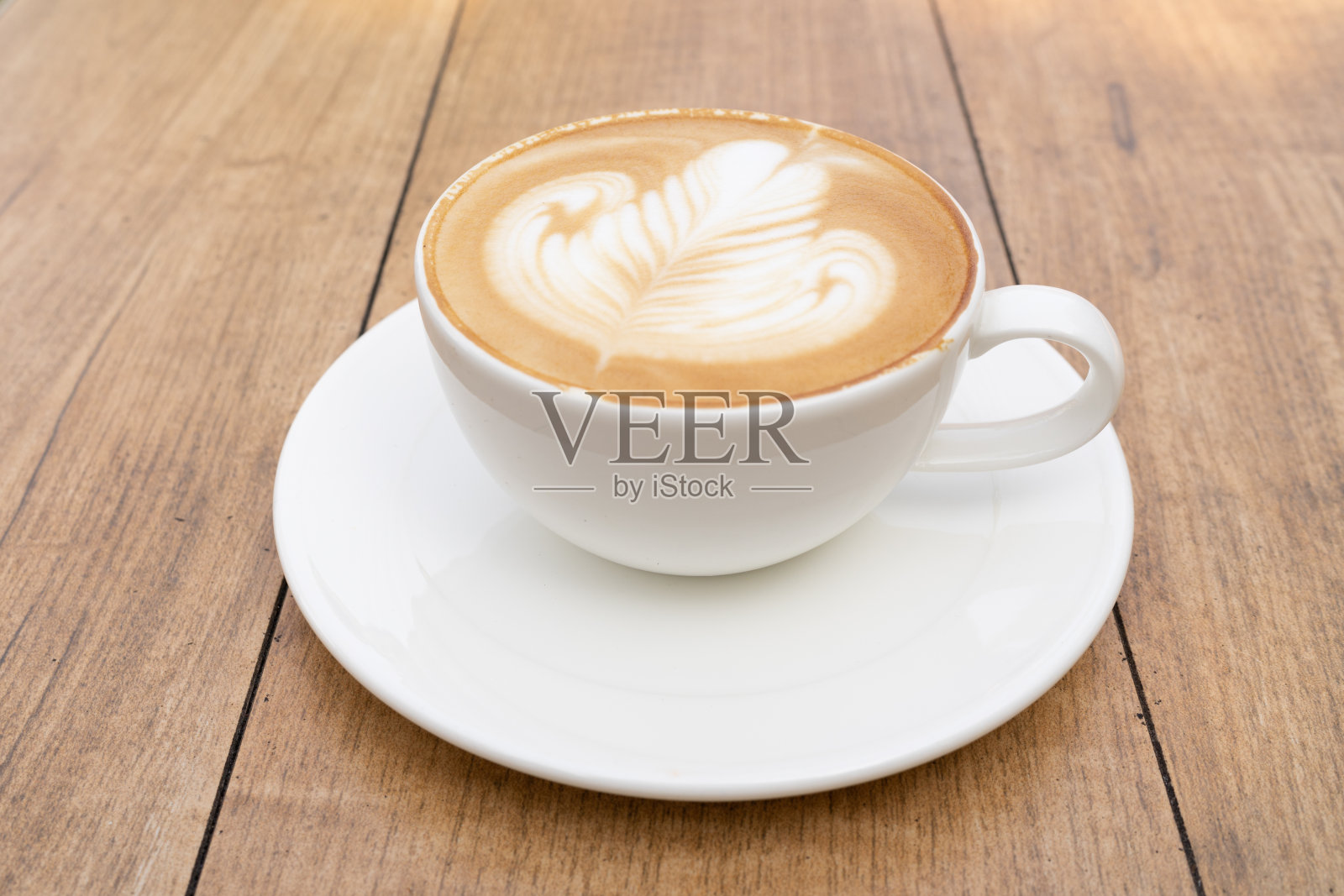 拿铁咖啡或卡布奇诺咖啡照片摄影图片