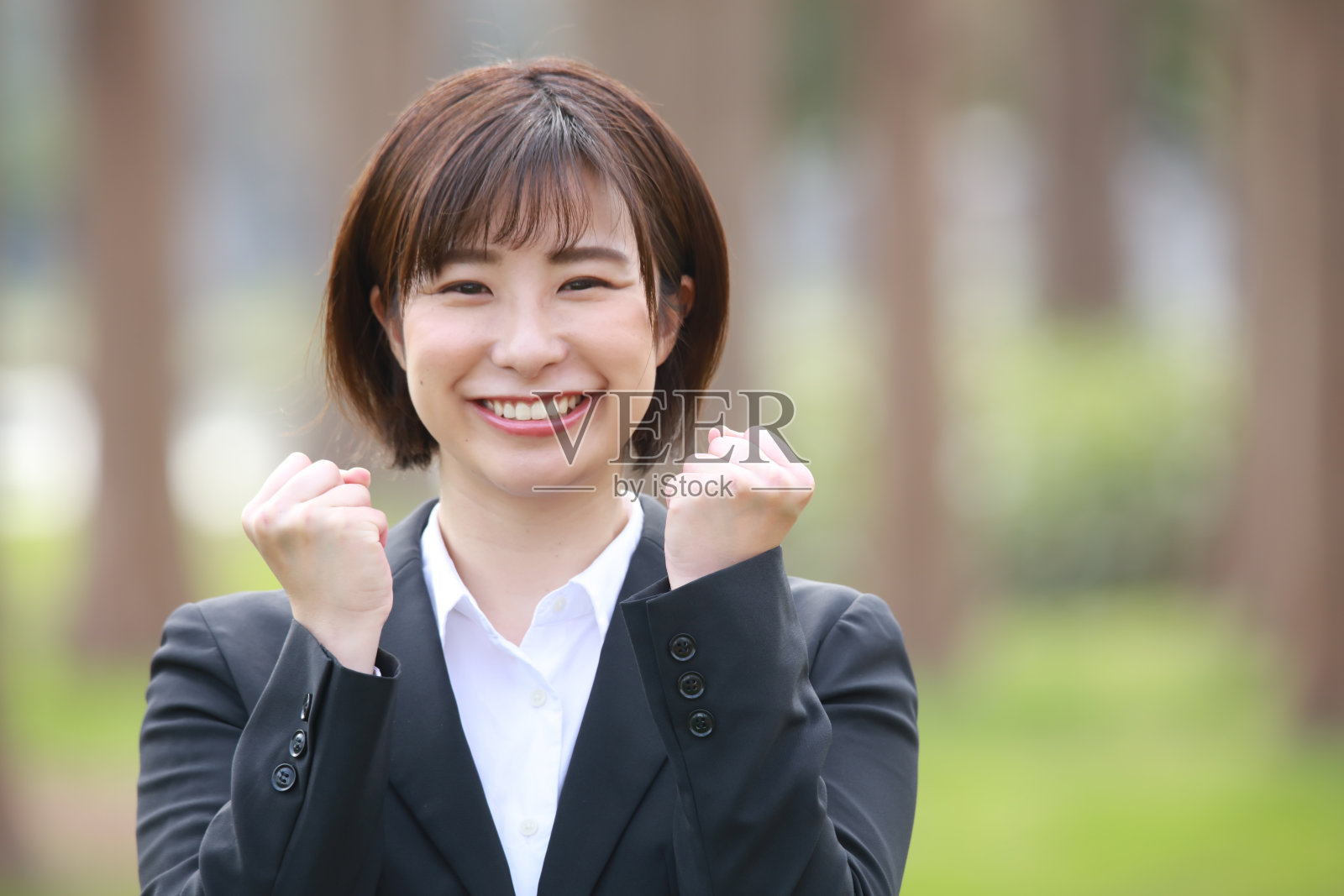 一个微笑的女员工的形象照片摄影图片