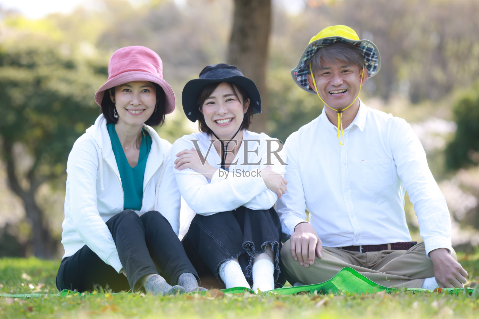 微笑的父母和孩子照片摄影图片