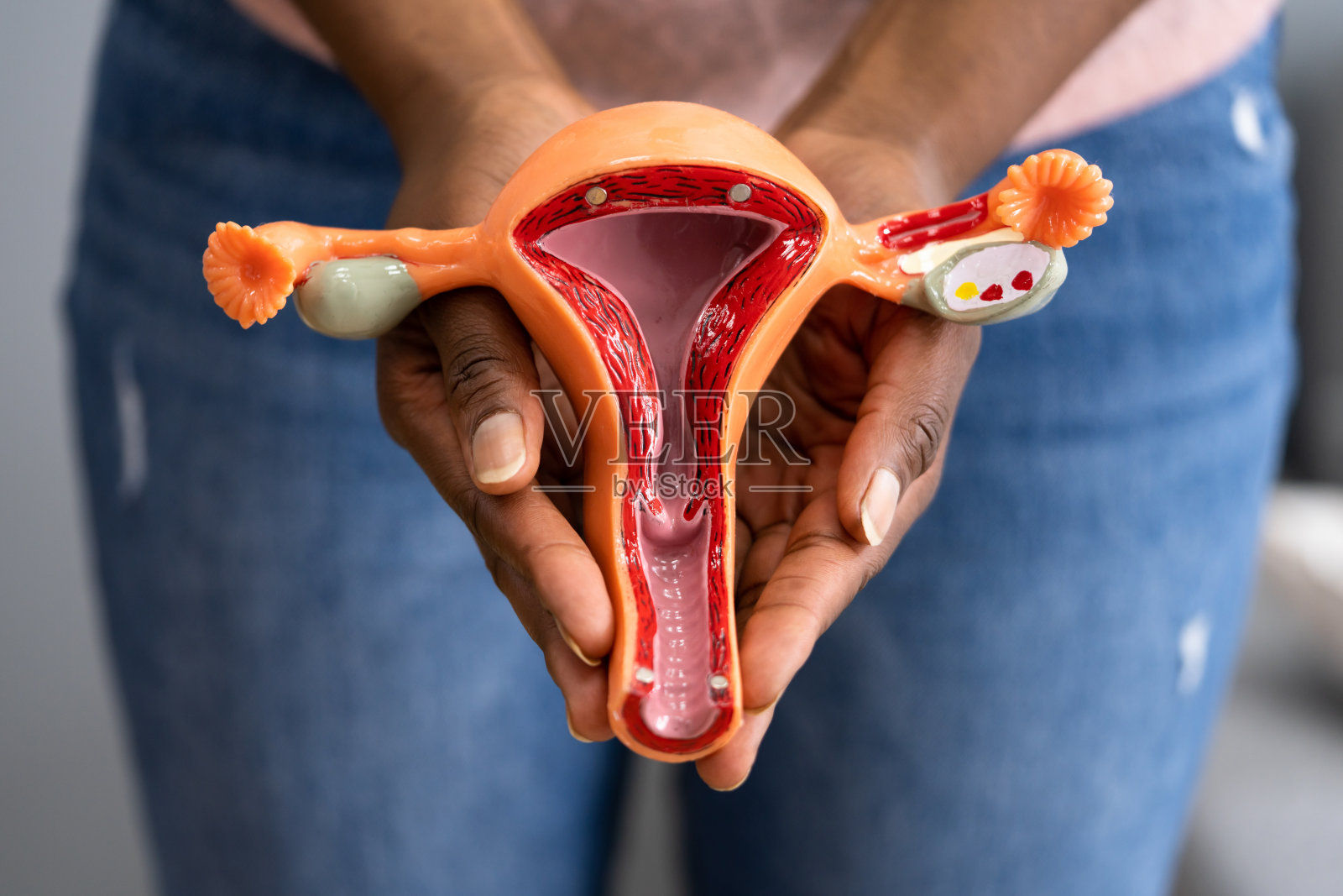 非裔美国妇女怀孕照片摄影图片