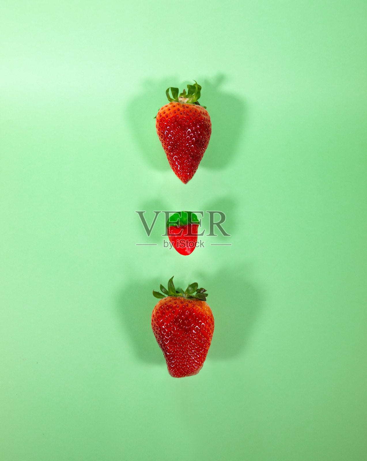 广告用牛蒡果冻豆和真正的牛蒡做成静物照片摄影图片