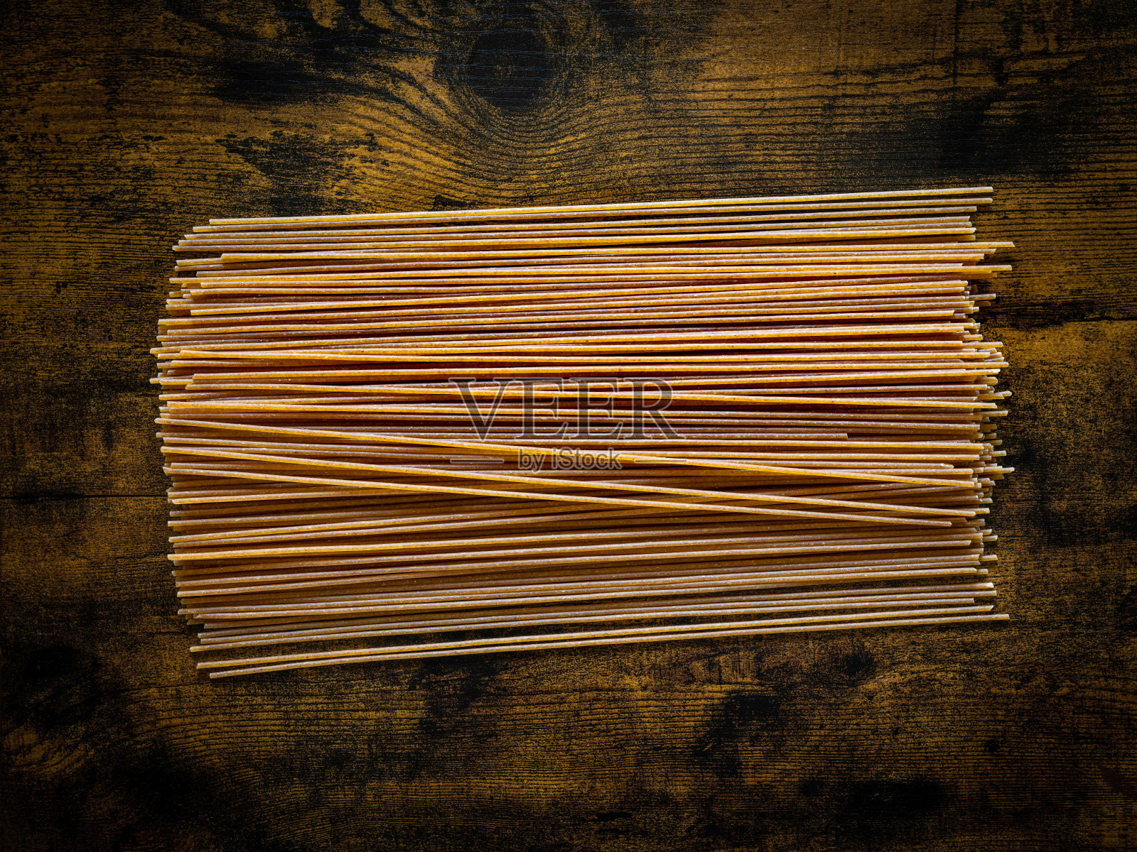 全麦粉意大利面照片摄影图片