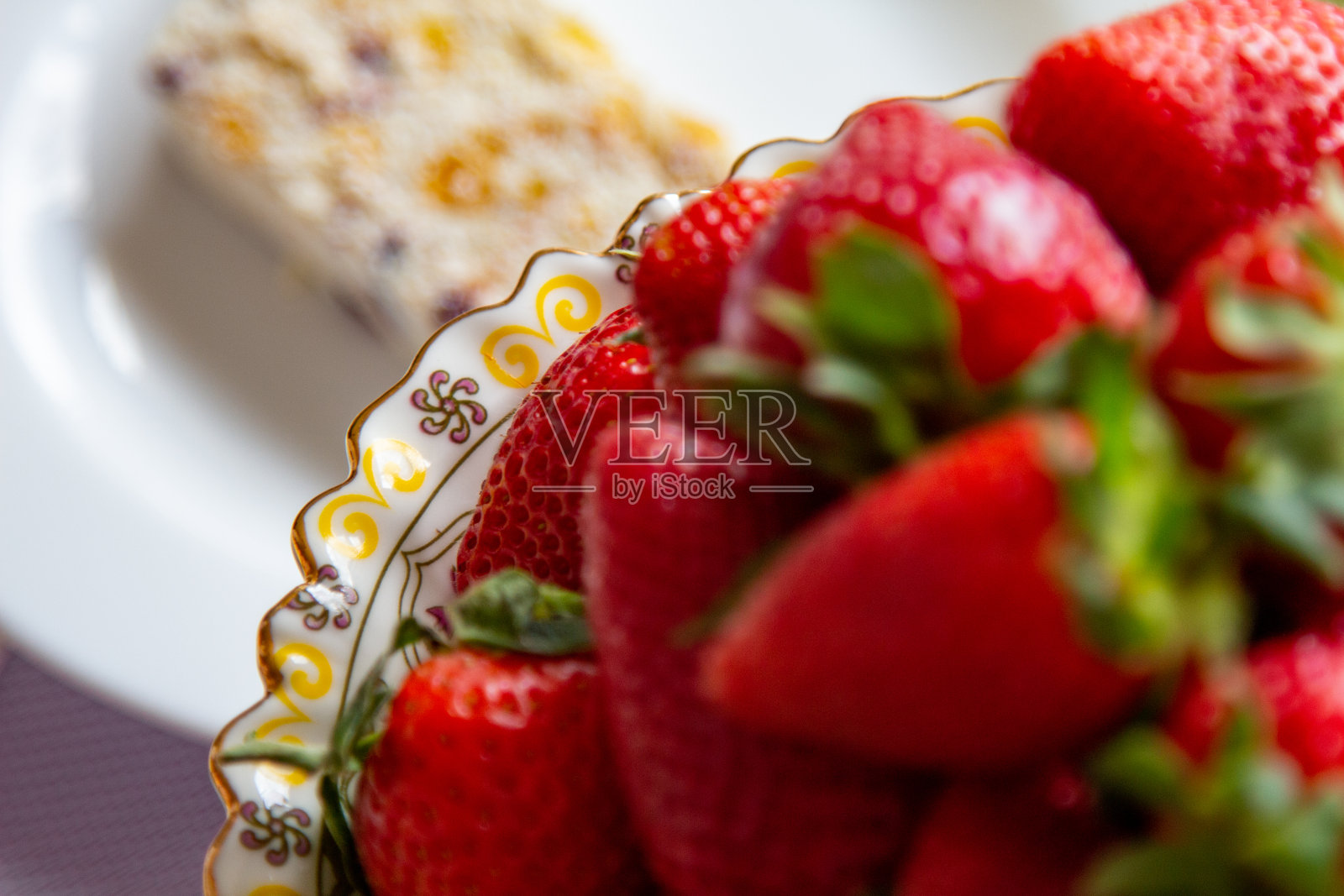 花瓶中的草莓照片摄影图片