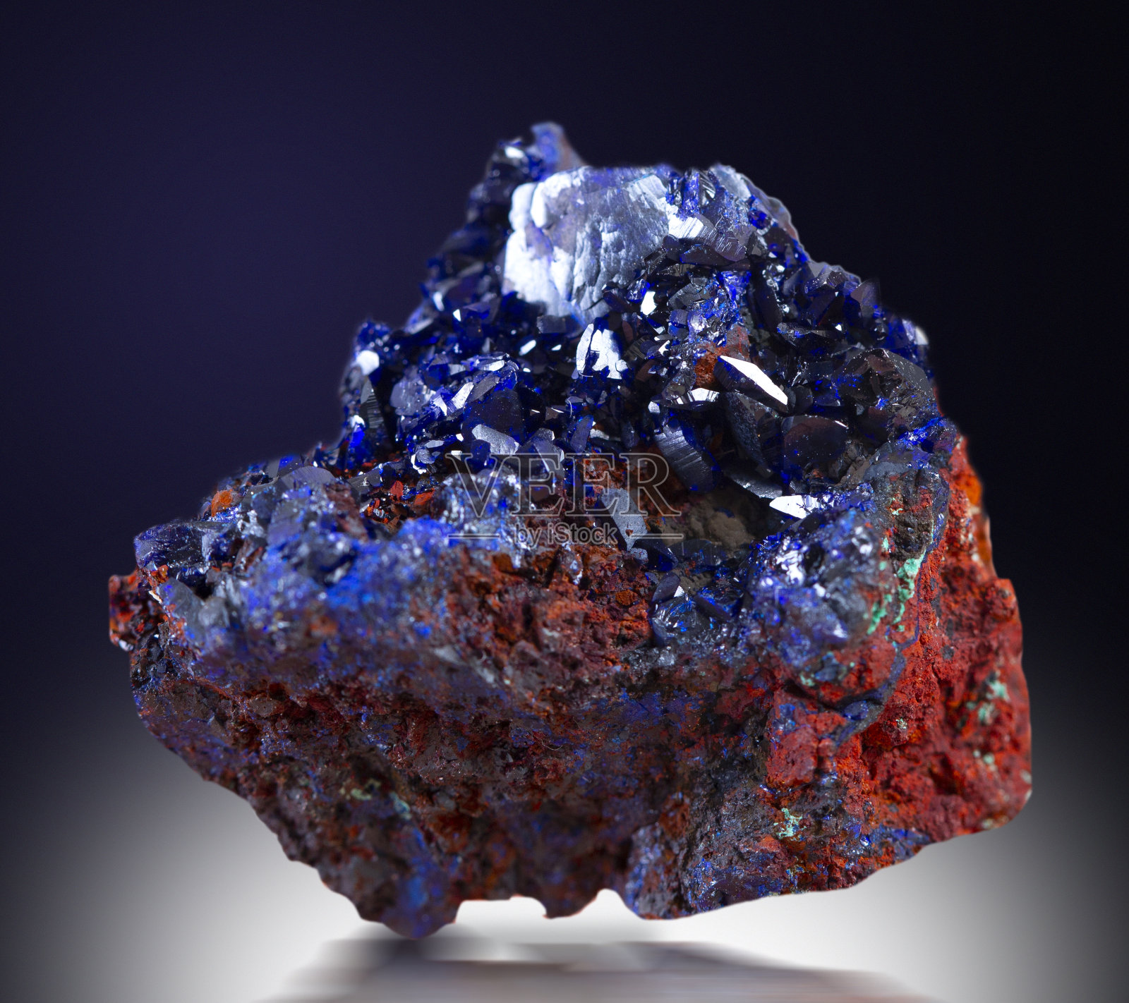 蓝铜矿矿物标本岩石地质宝石晶体照片摄影图片