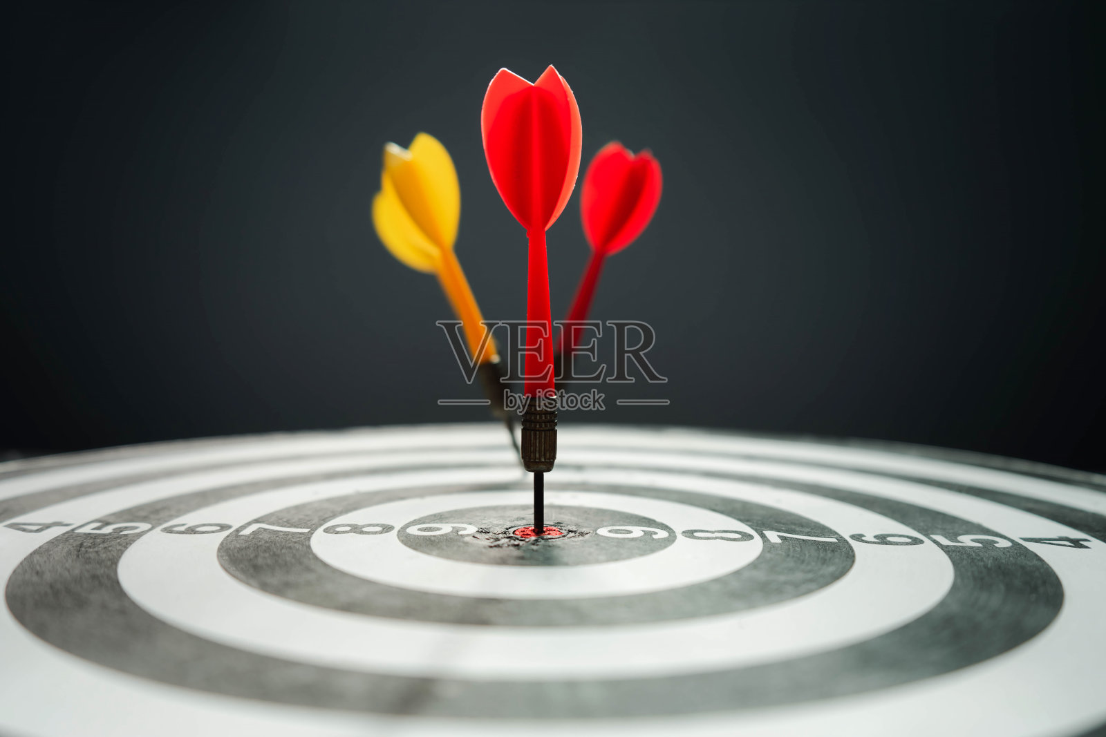 成功目标以商业理念为目标。创业的理念就是创业越走越好，企业发展才能成功的目标理念。照片摄影图片