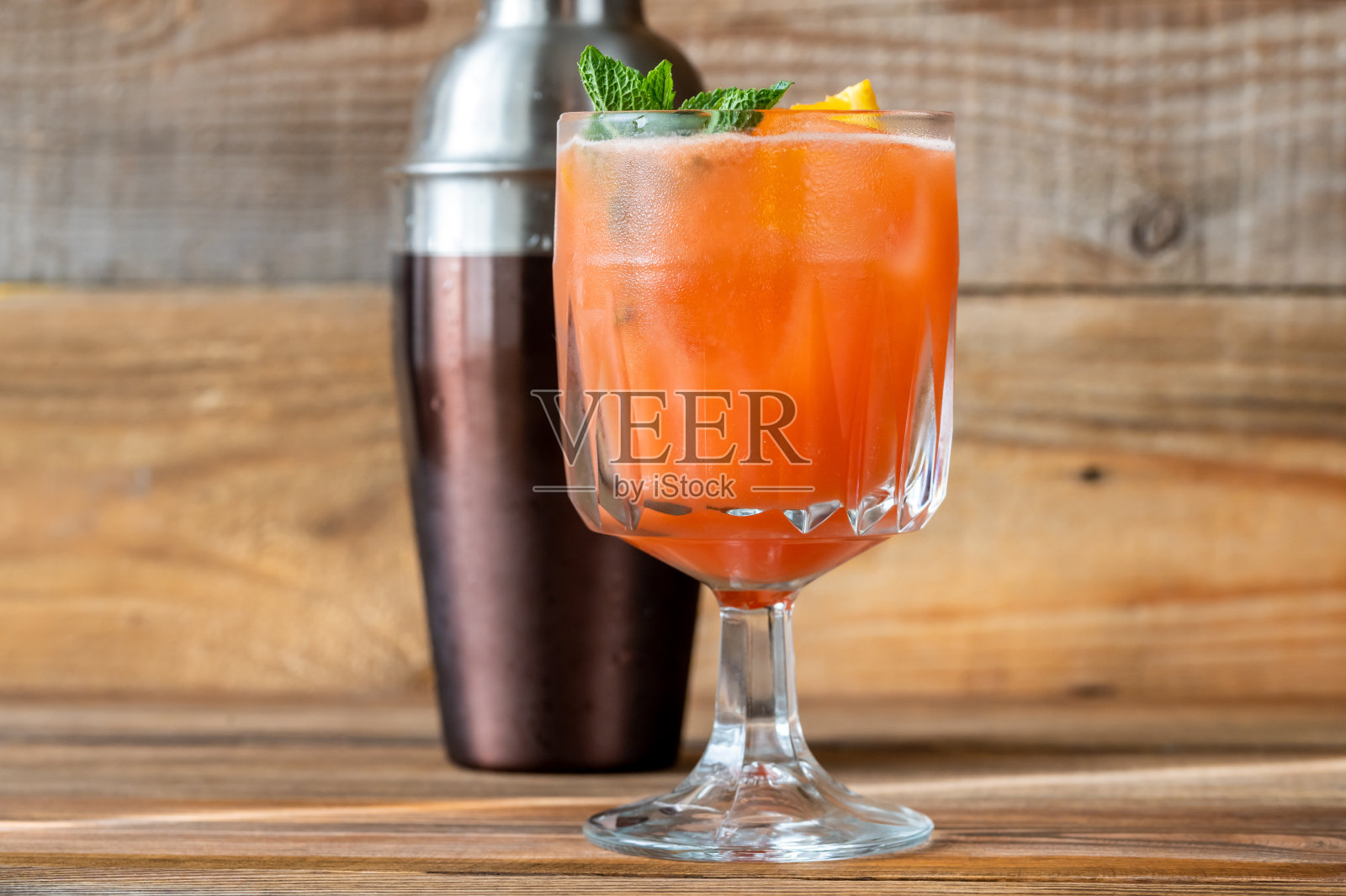 一杯贝尔蒙特微风鸡尾酒照片摄影图片