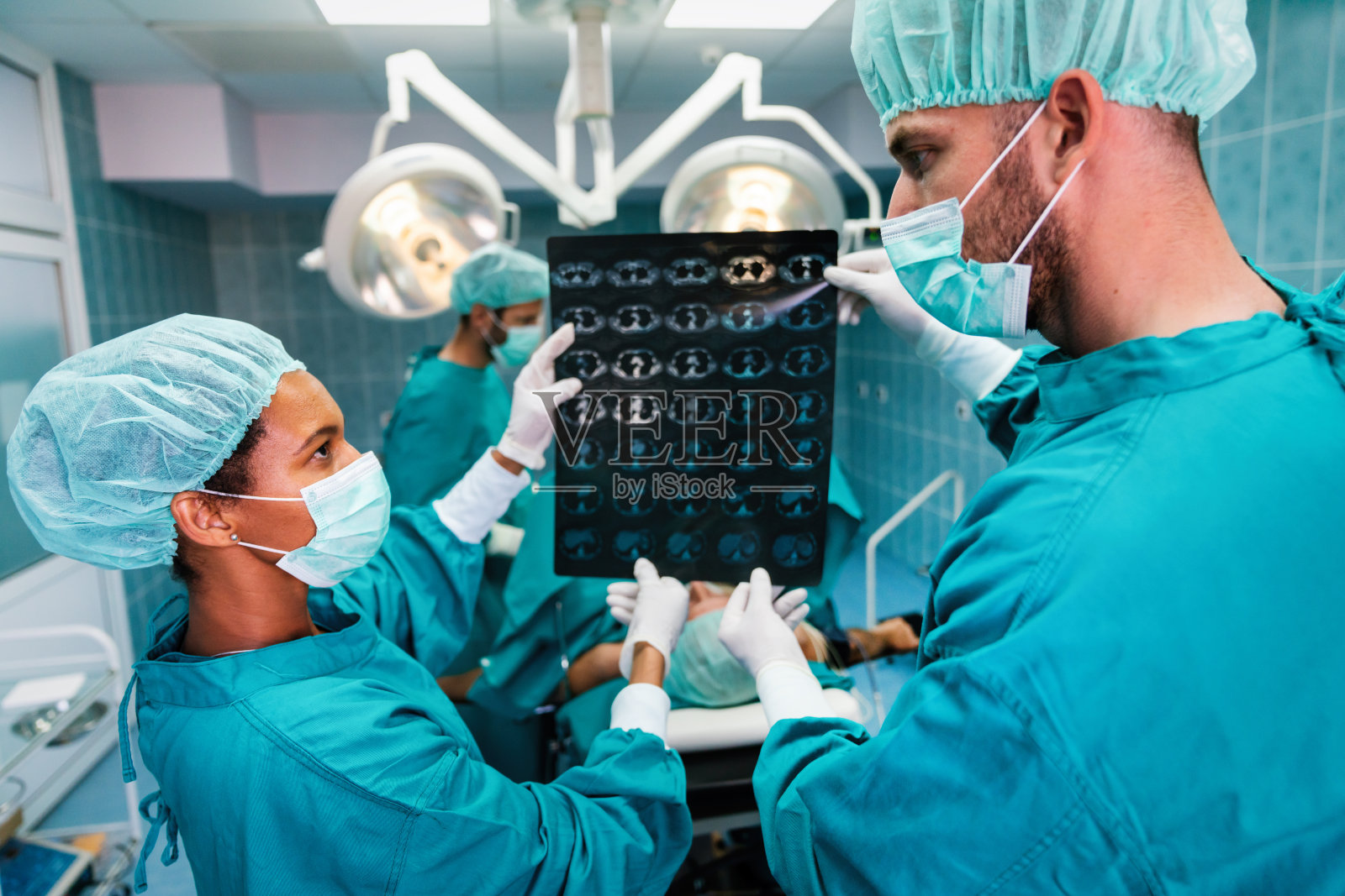 冠状病毒covid - 19大流行中的医护人员照片摄影图片