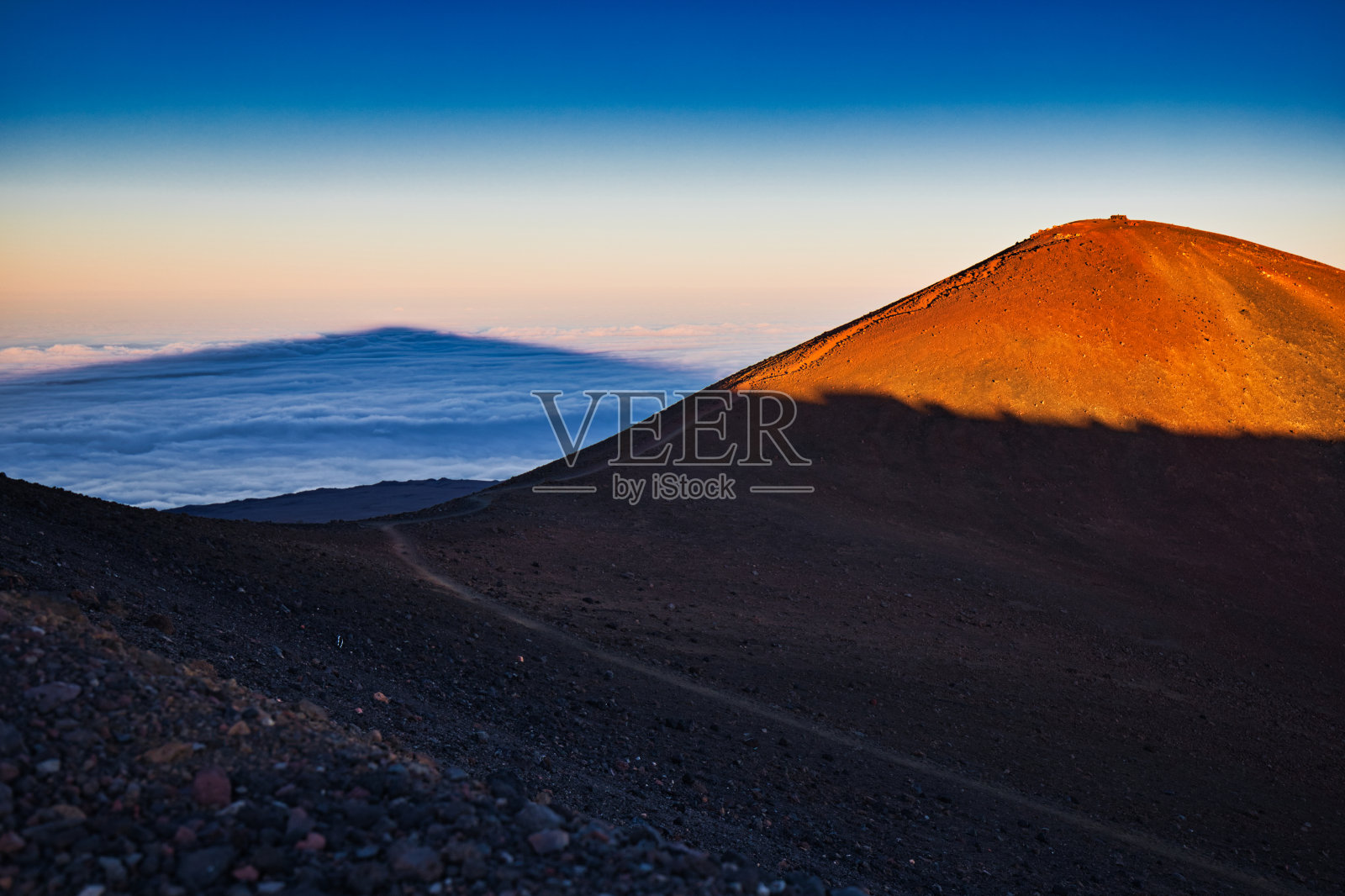 红山晚霞照片摄影图片