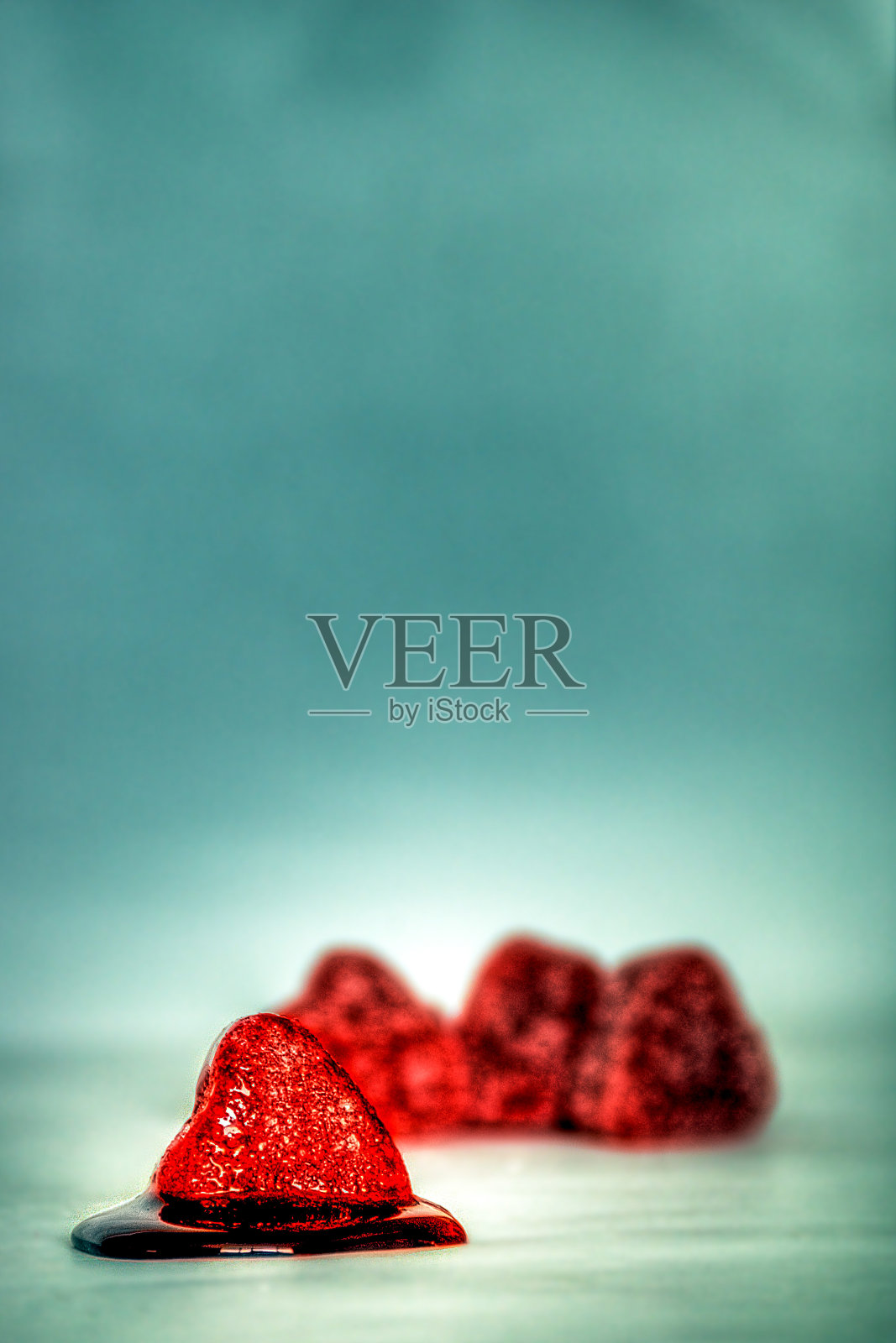 出血糖果的心照片摄影图片