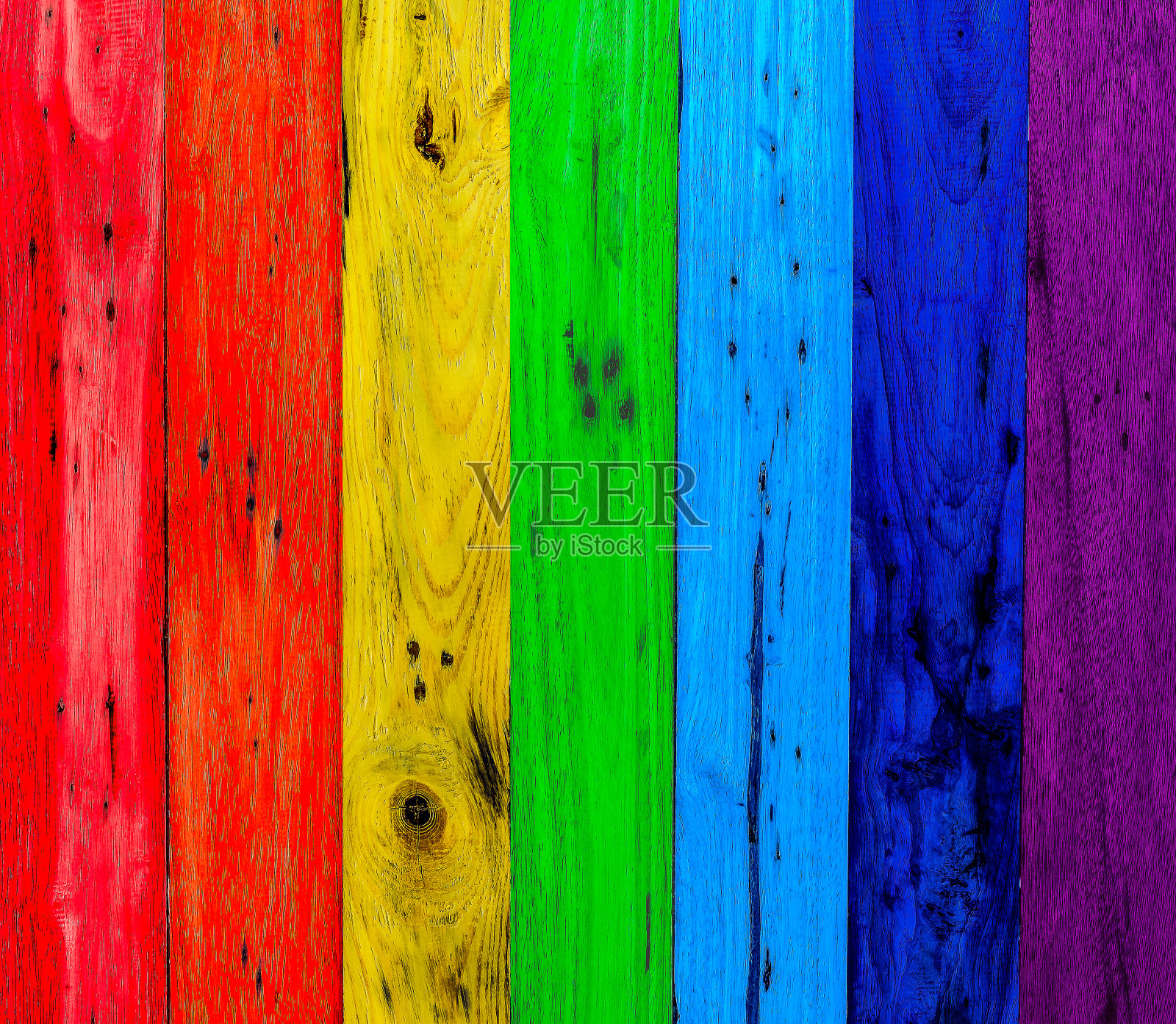 纹理和细节漂亮的彩色木板墙和彩绘彩虹颜色的背景或背景。照片摄影图片