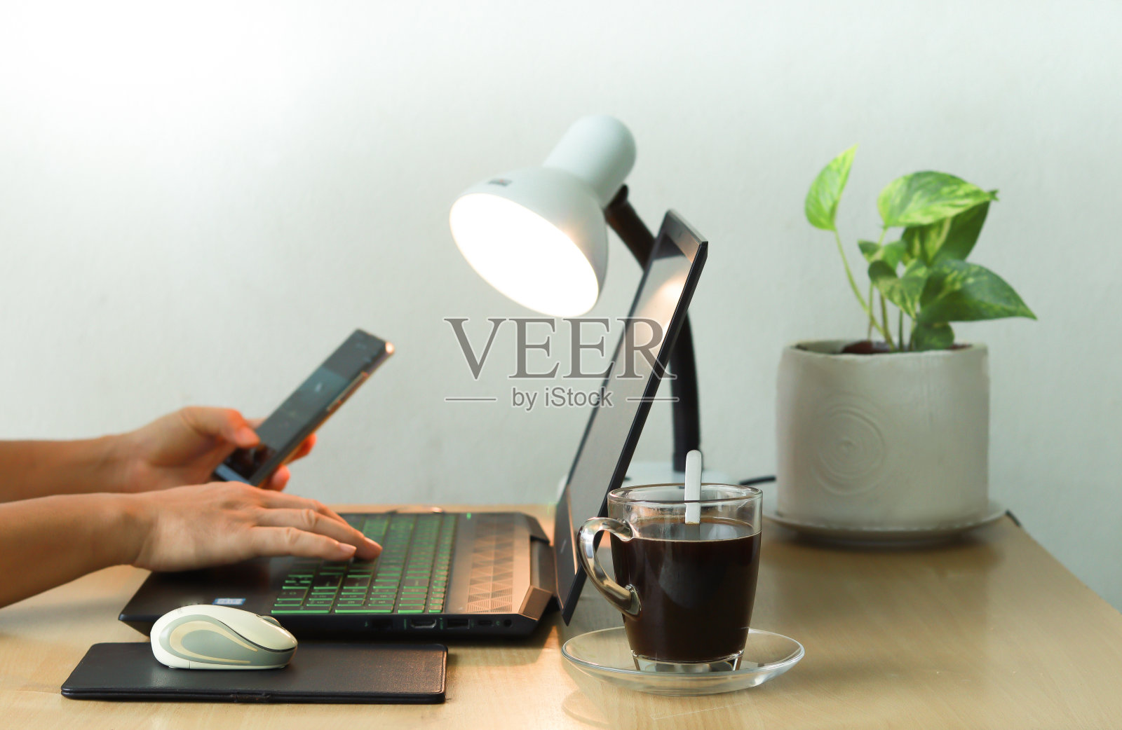 在家工作的概念。照片摄影图片