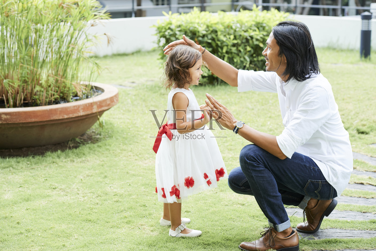 爱数据，快乐女儿照片摄影图片