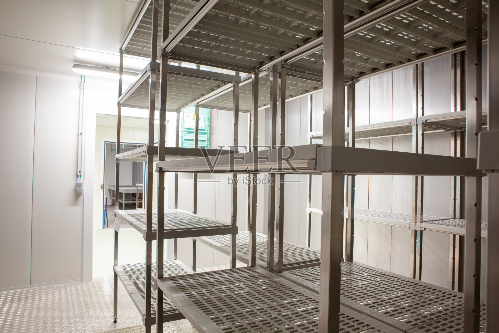 作为工作空间的大冰箱照片摄影图片