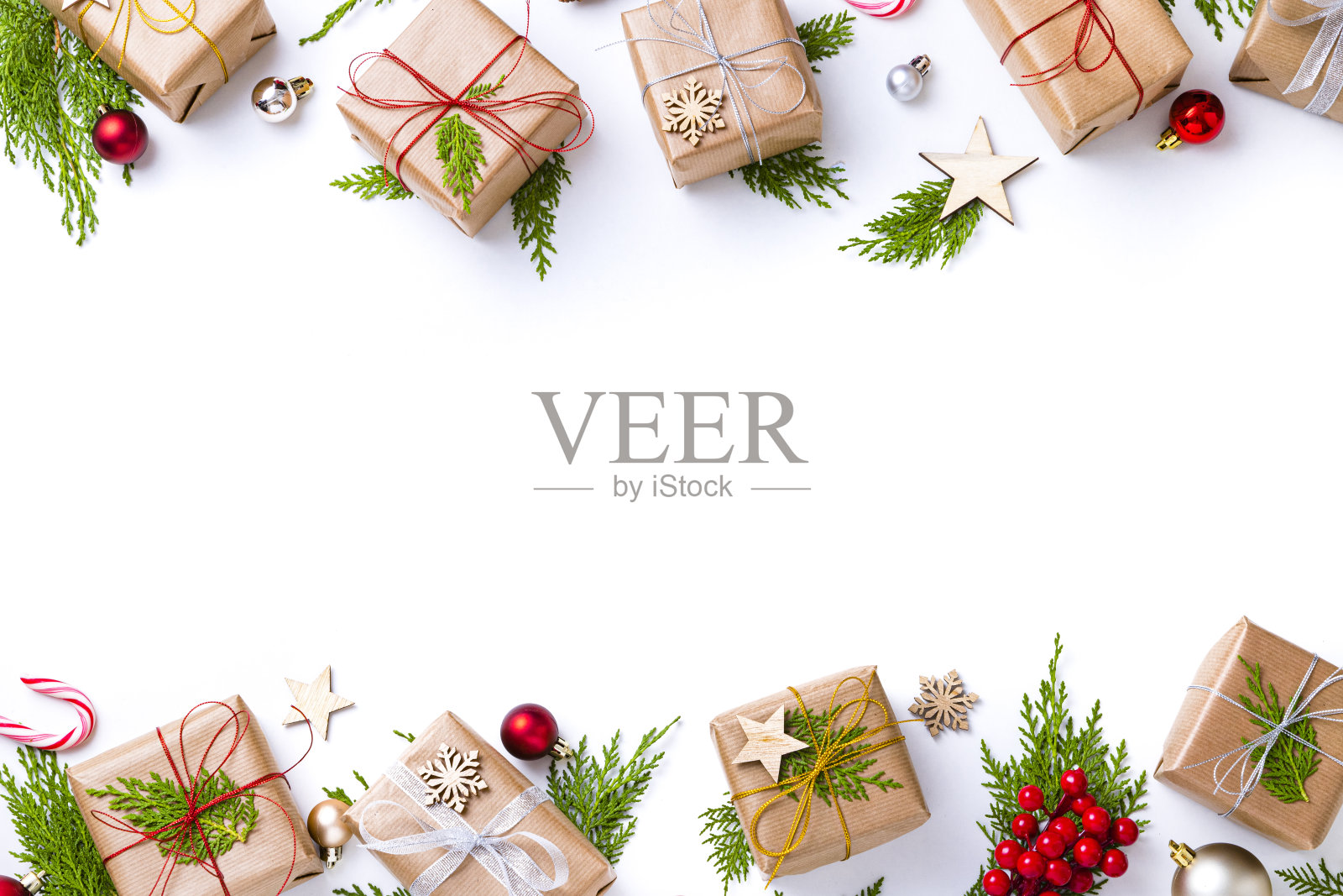 圣诞节礼物的白色背景与复制空间照片摄影图片