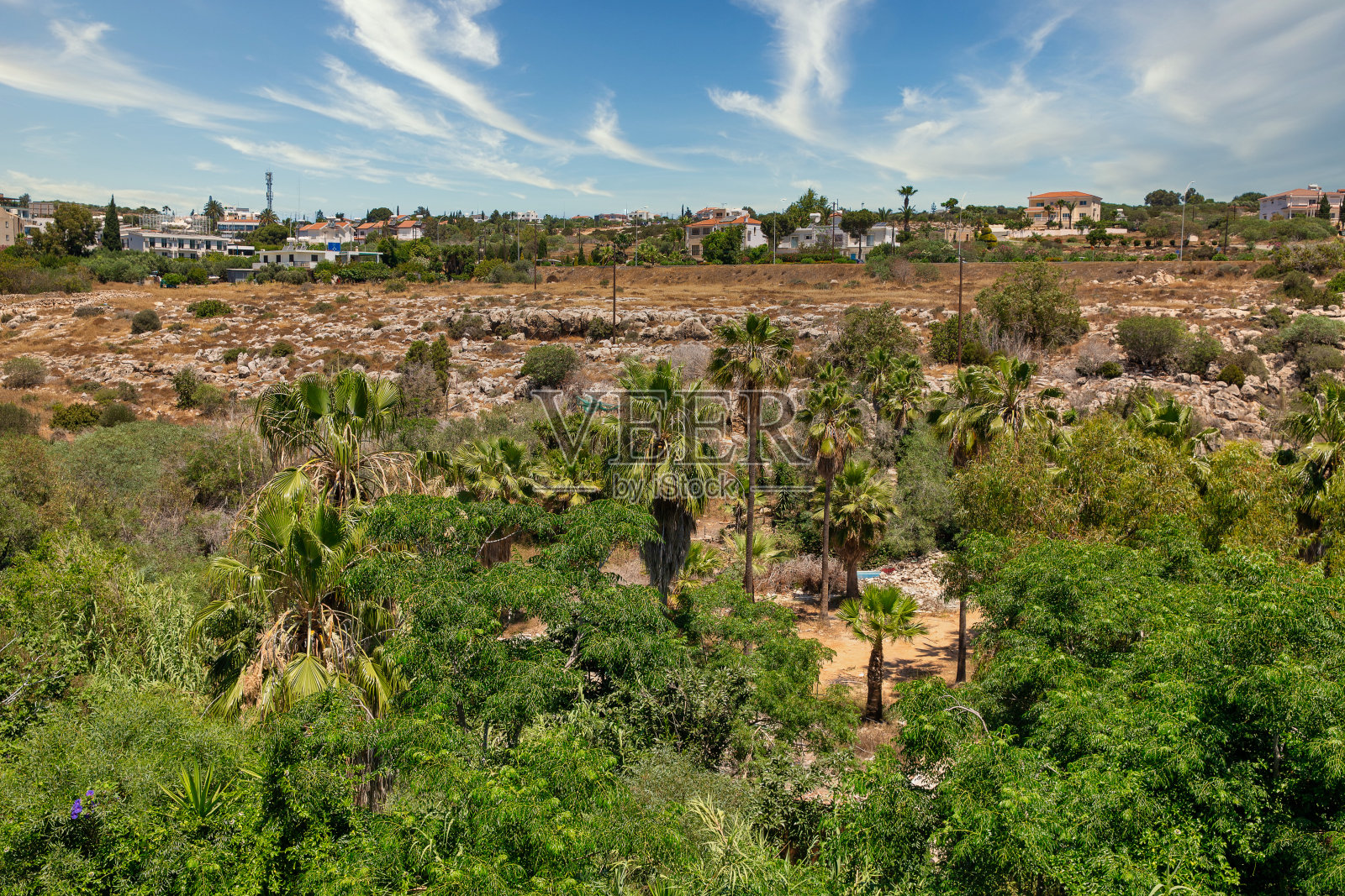 塞浦路斯阿伊纳帕的花园景观。照片摄影图片