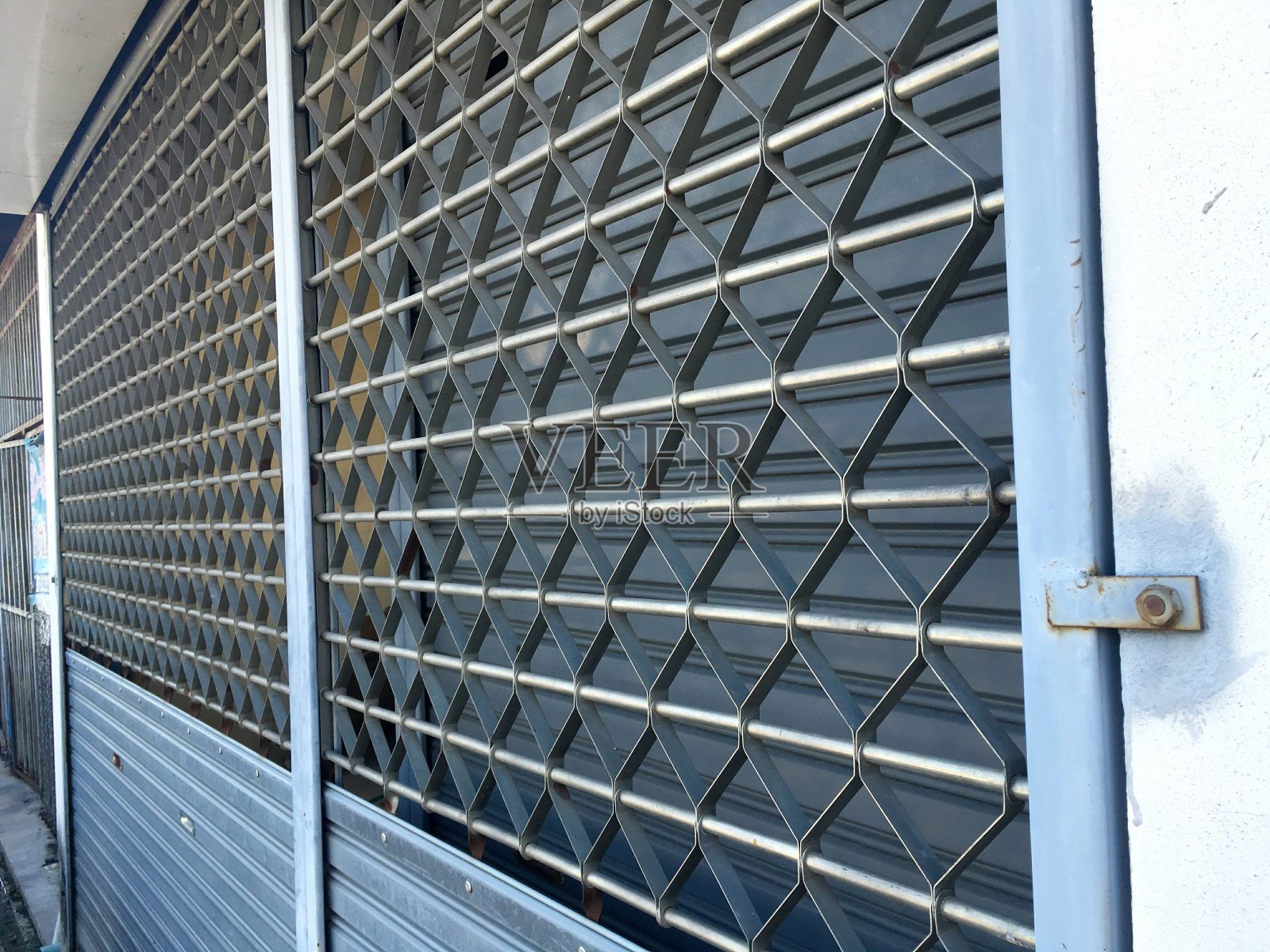 铁门照片摄影图片