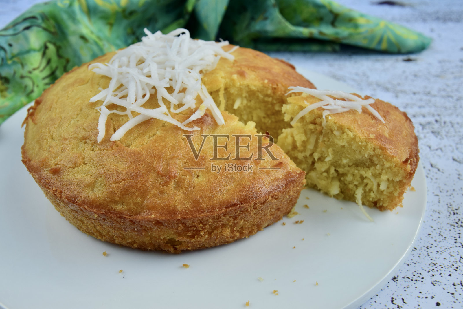 自制无麸质椰子蛋糕照片摄影图片