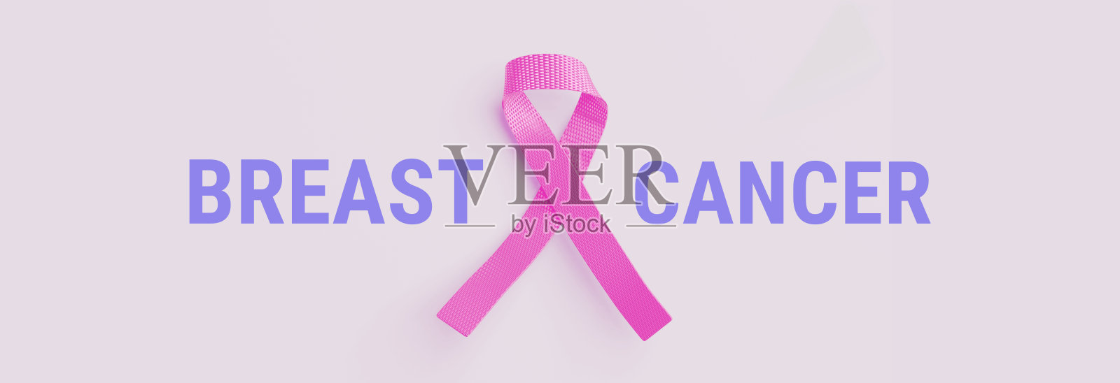 3d插图粉红色纹理带与循环。乳癌宣传月运动符号，以浅色背景文字照片摄影图片