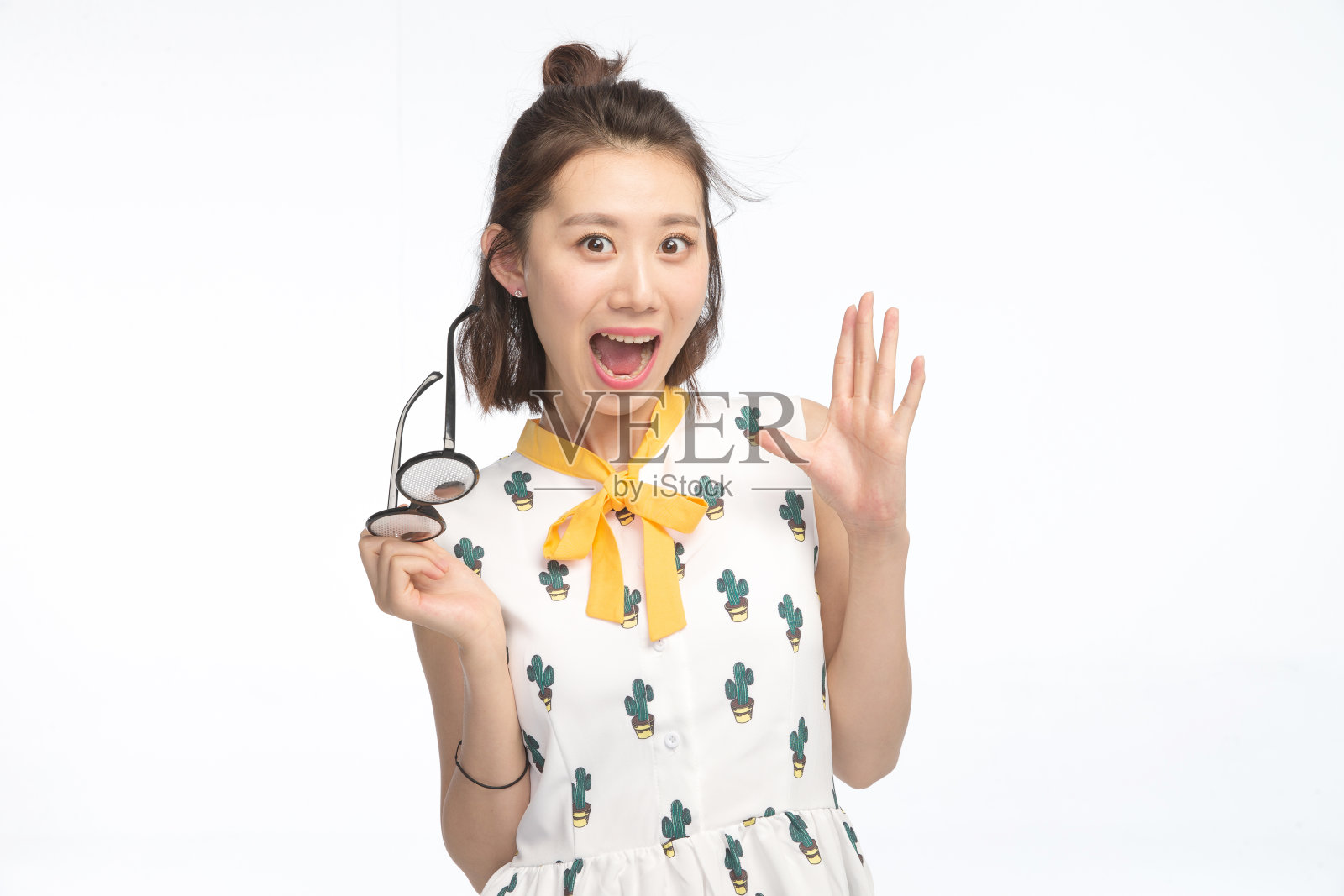 青年女人呼喊照片摄影图片