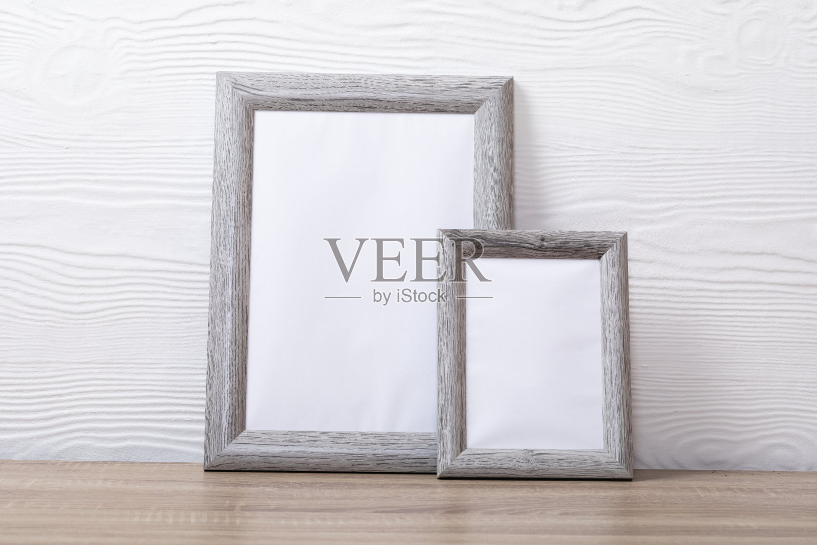 在白色背景上复制空白的框架中白色卡片的组成照片摄影图片