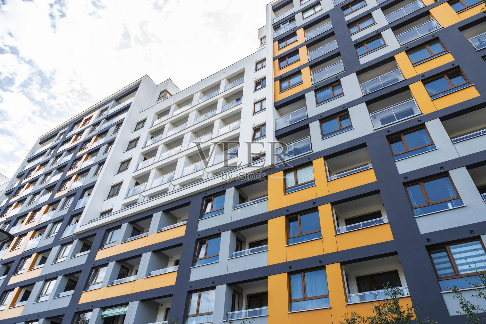 波兰华沙的现代住宅建筑照片摄影图片