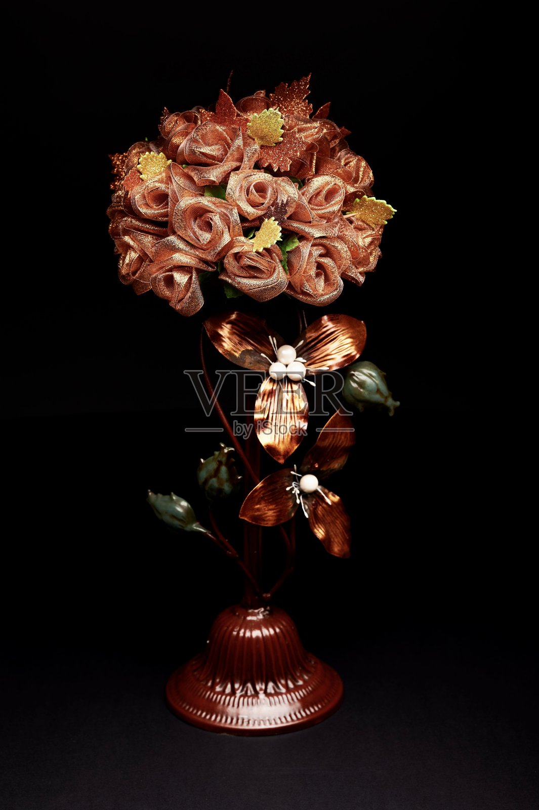 美丽的花在顶上的花架照片摄影图片