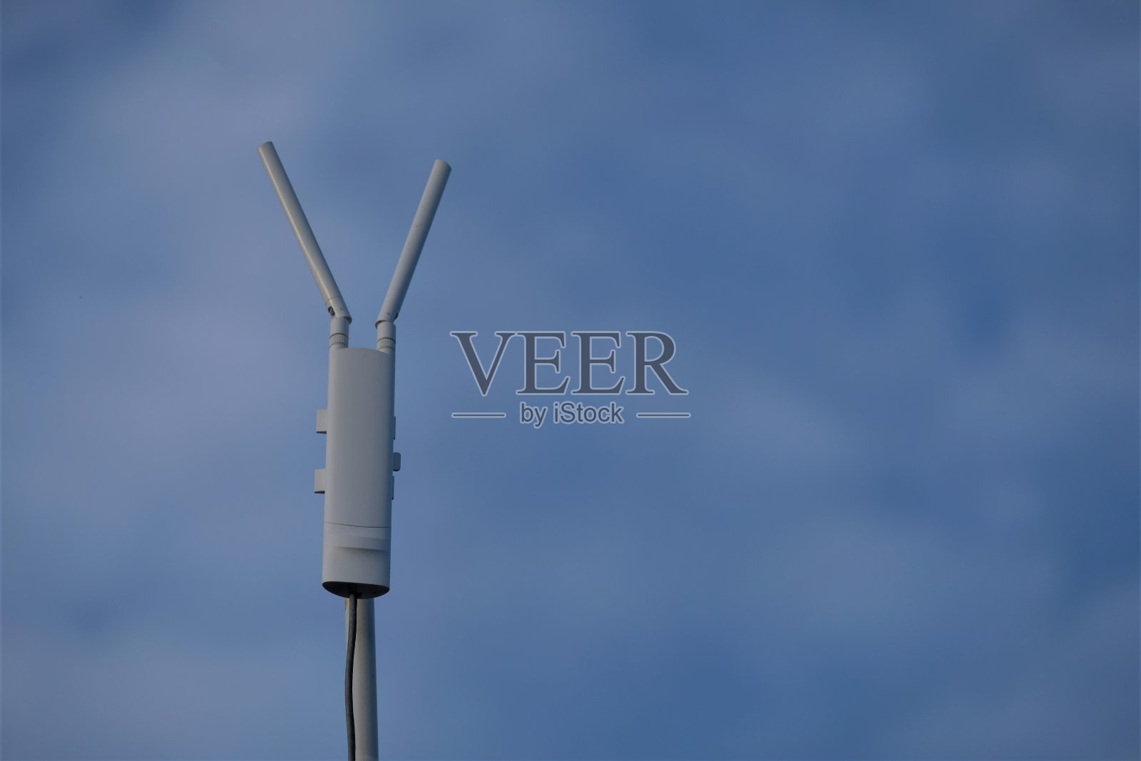 户外wifi信号发射机照片摄影图片