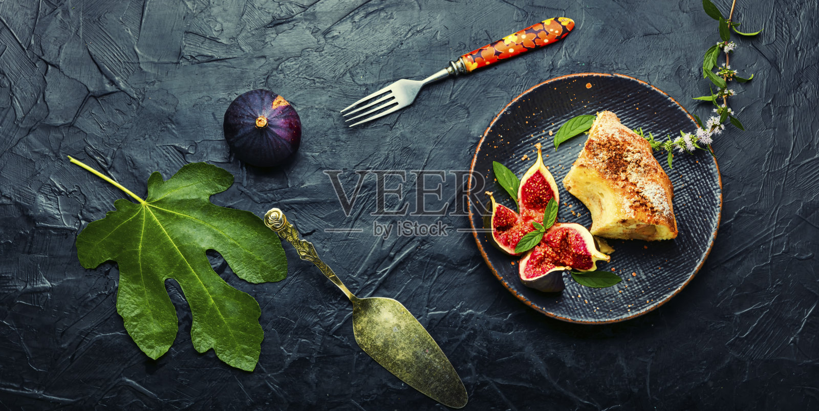 新鲜无花果馅饼照片摄影图片