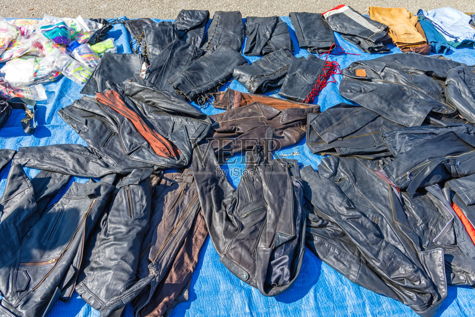 皮夹克跳蚤市场照片摄影图片