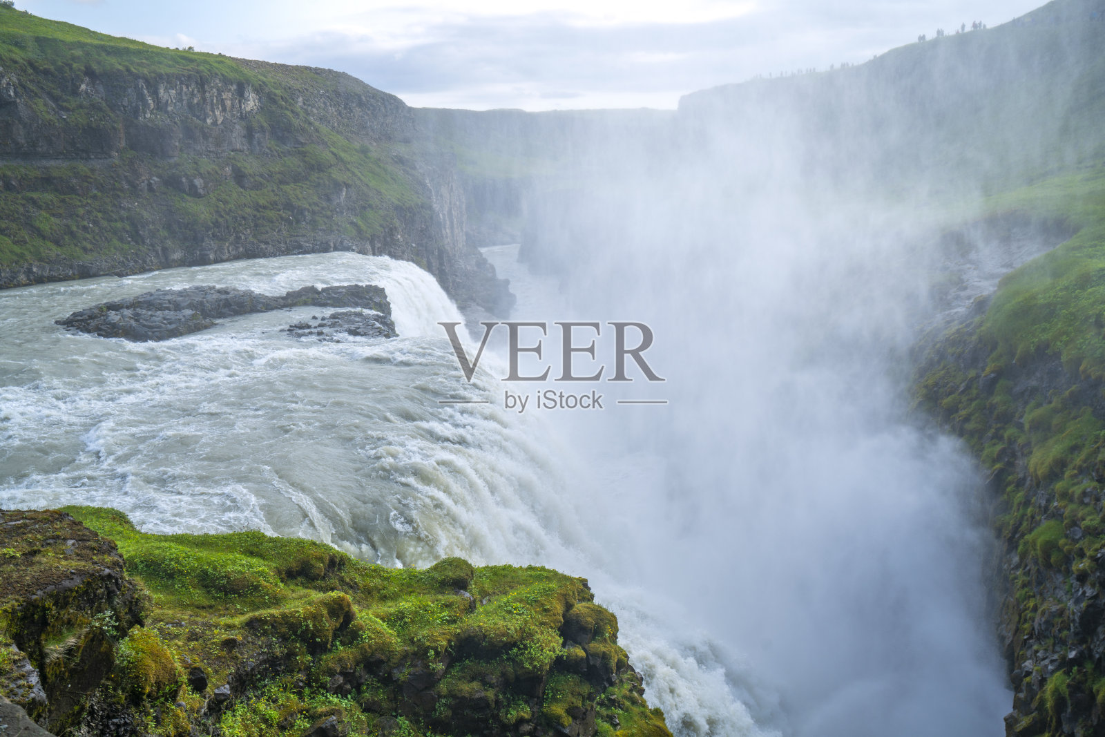 冰岛Hvítá河上的Gullfoss瀑布照片摄影图片