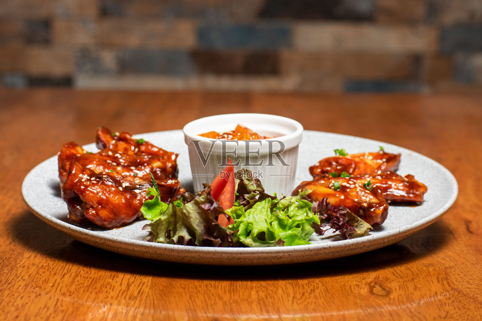 烧烤鸡翅照片摄影图片