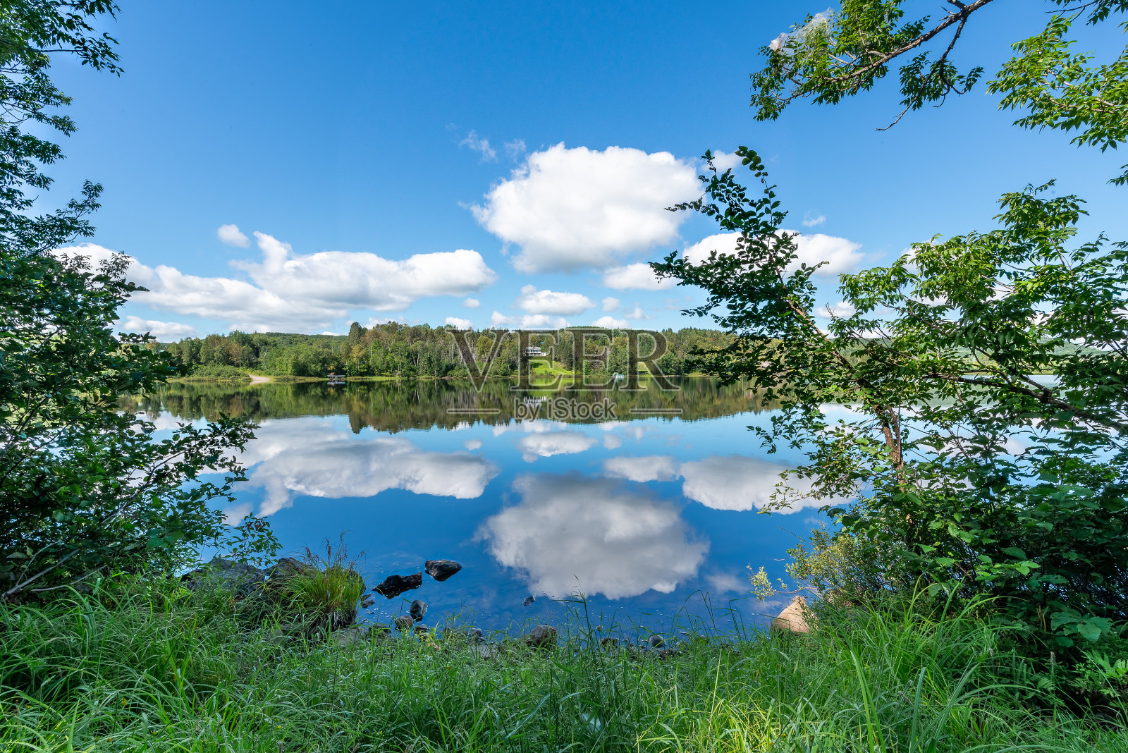 ste - anne-du-lac-9的湖景照片摄影图片