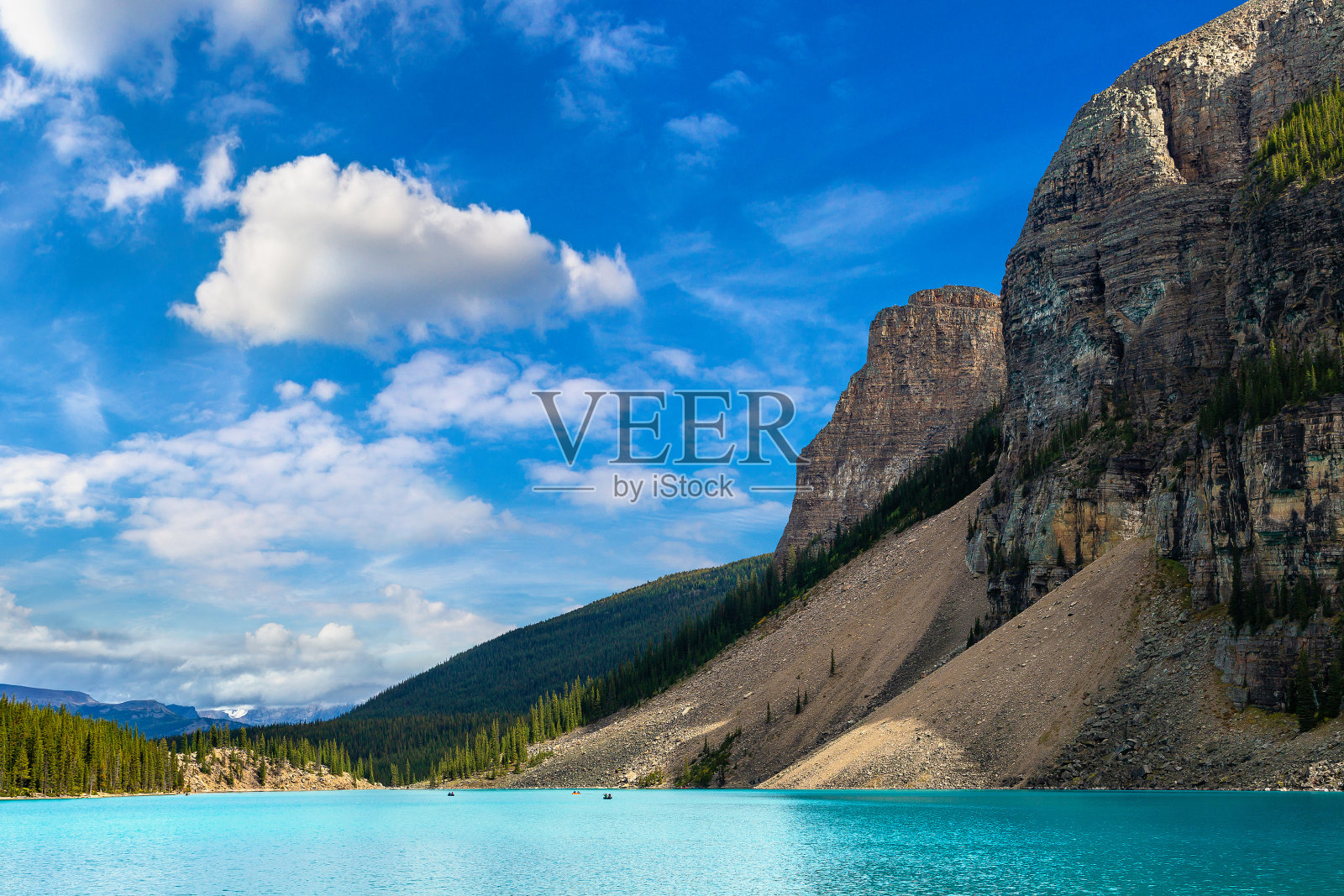 班夫国家公园的冰碛湖照片摄影图片