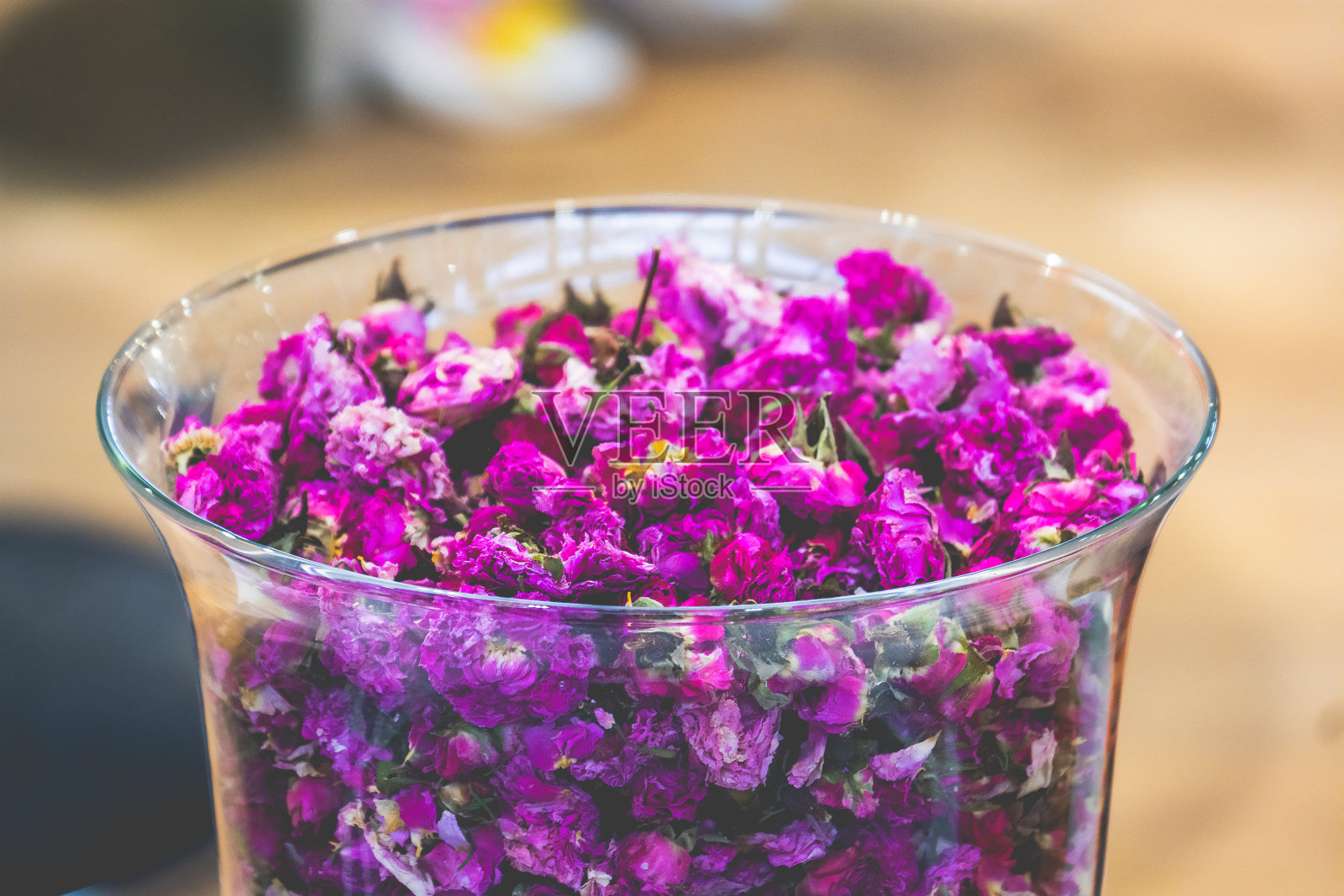 锦缎玫瑰色的背景花华丽的杯照片摄影图片