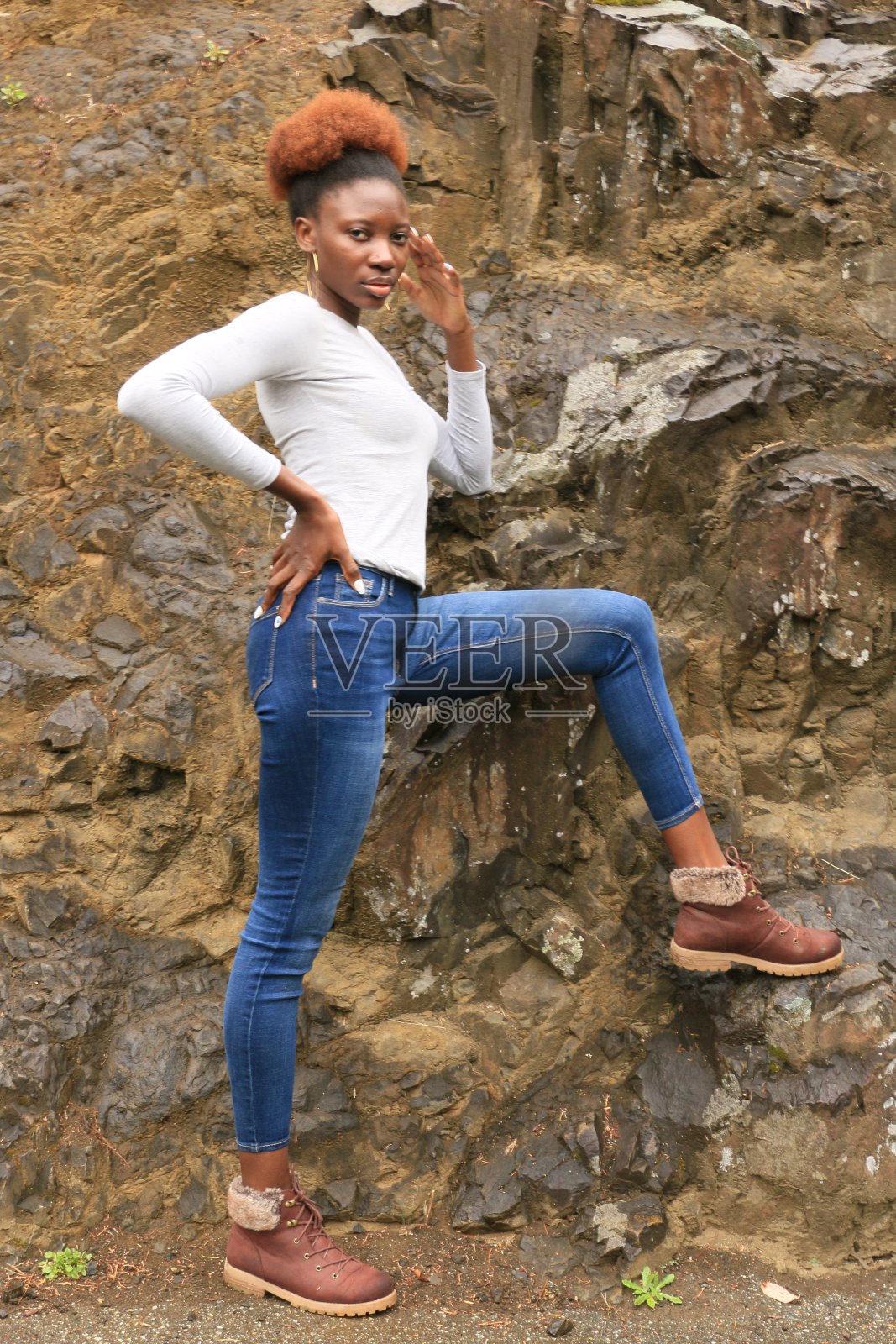 有态度的非洲女人照片摄影图片