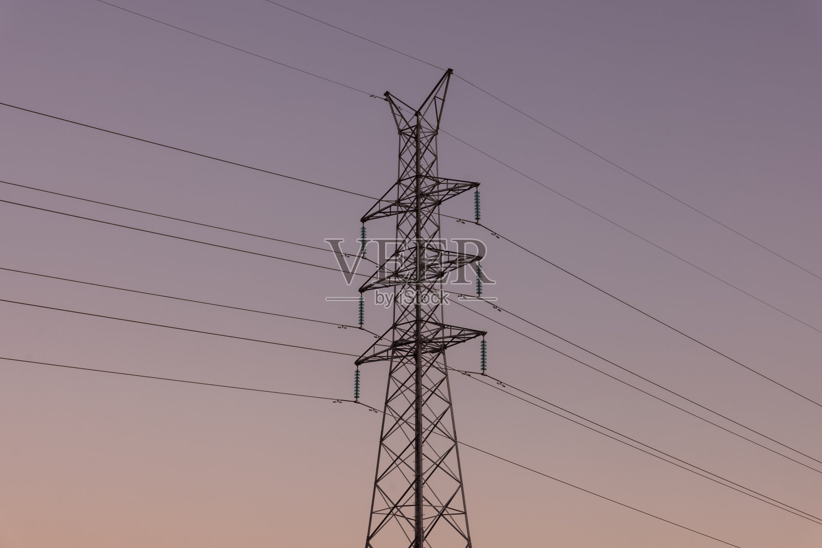 高压电线的剪影照片摄影图片