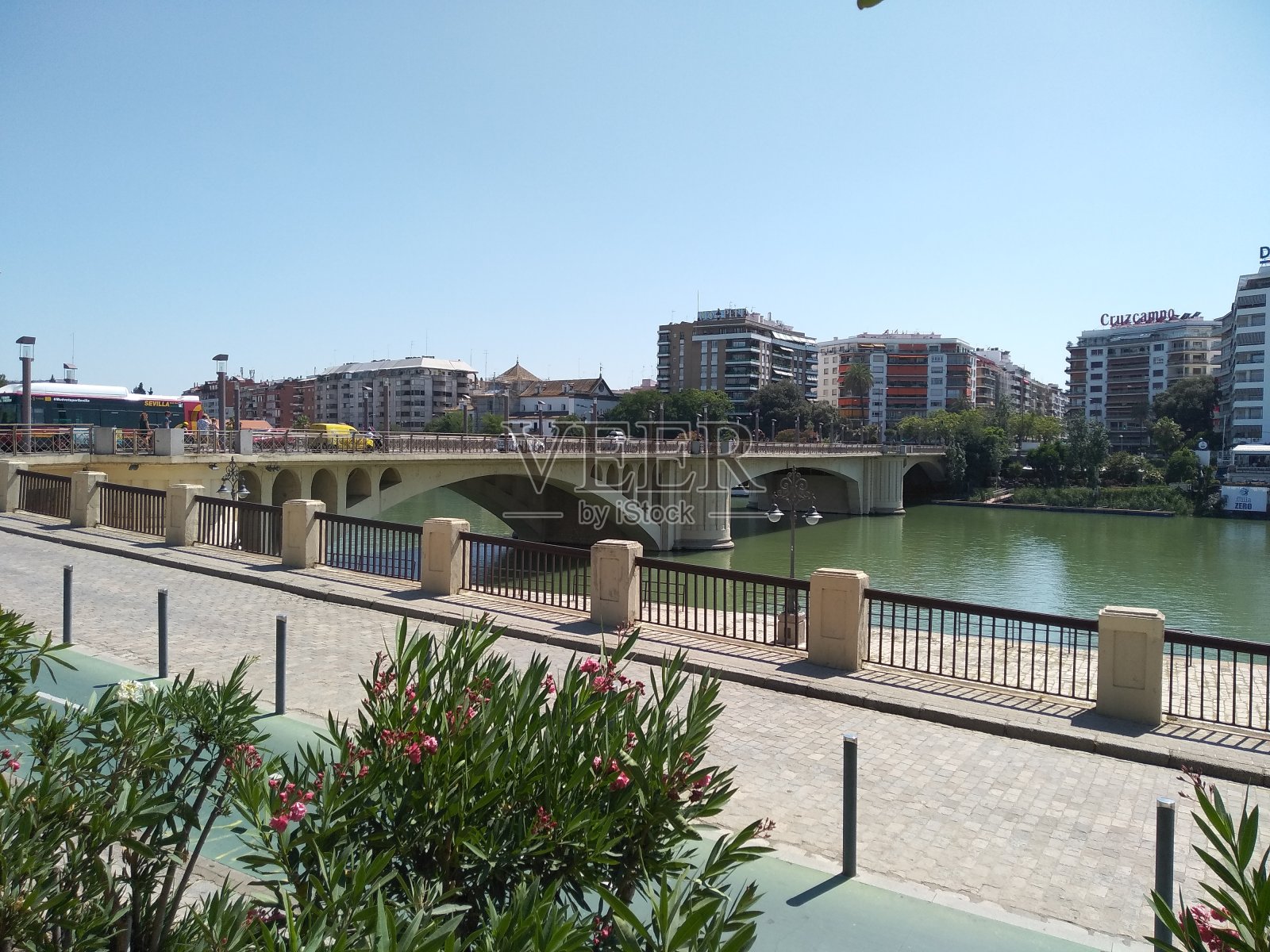 桥在塞维利亚照片摄影图片