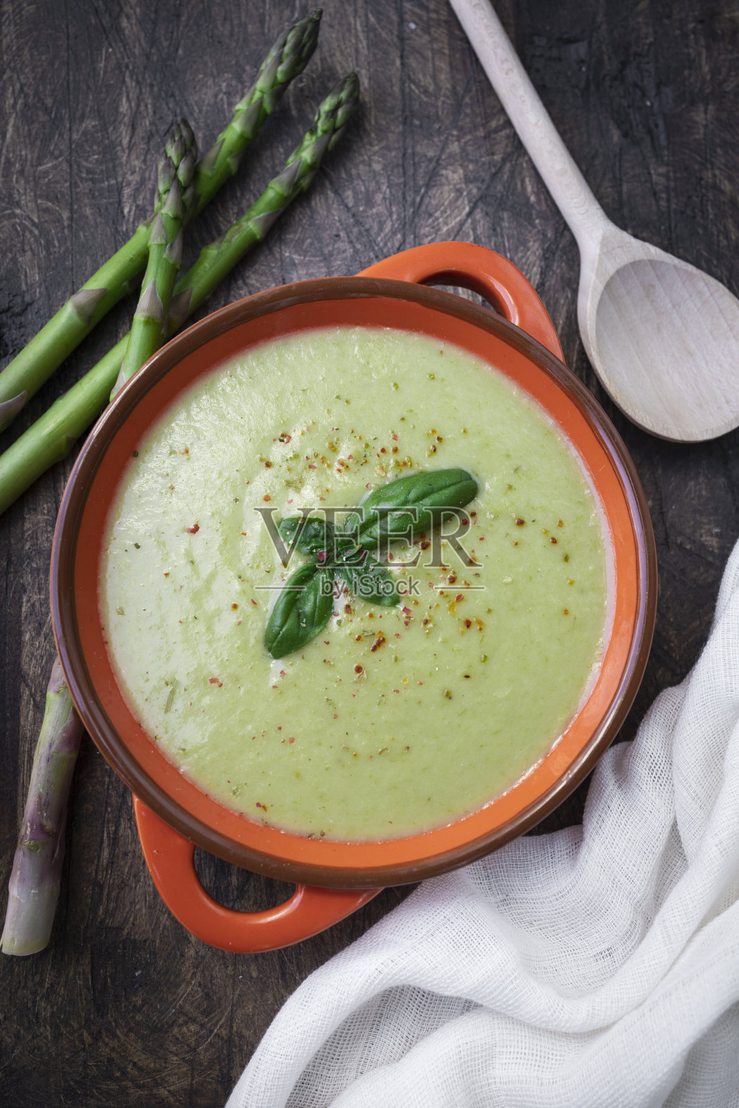 芦笋奶油。健康食品。自制的食物。素食照片摄影图片