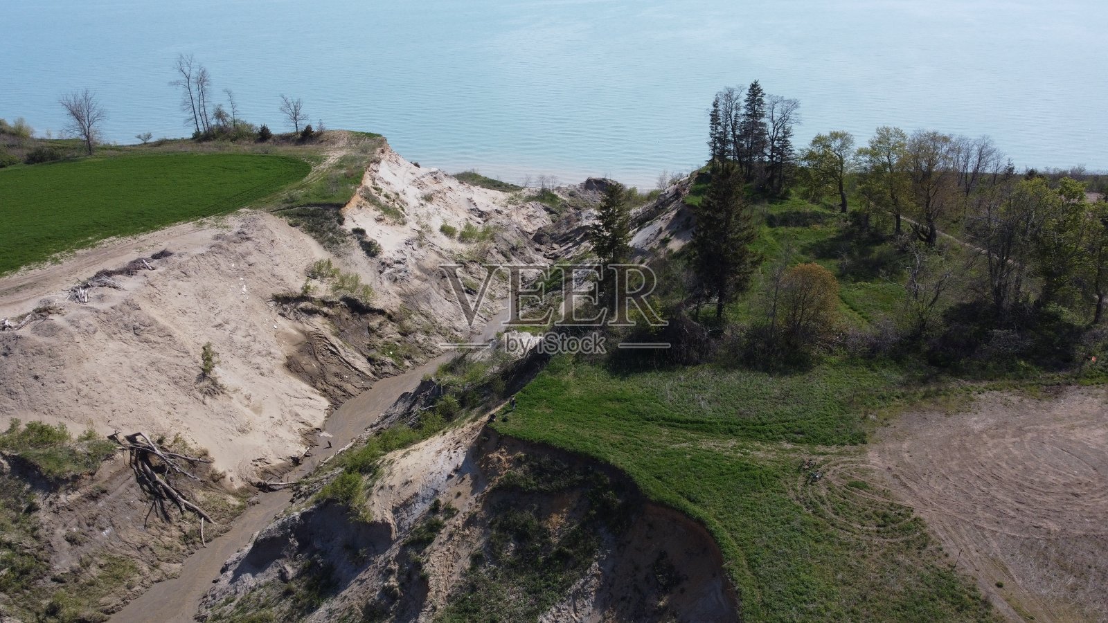 伊利湖海岸线侵蚀照片摄影图片