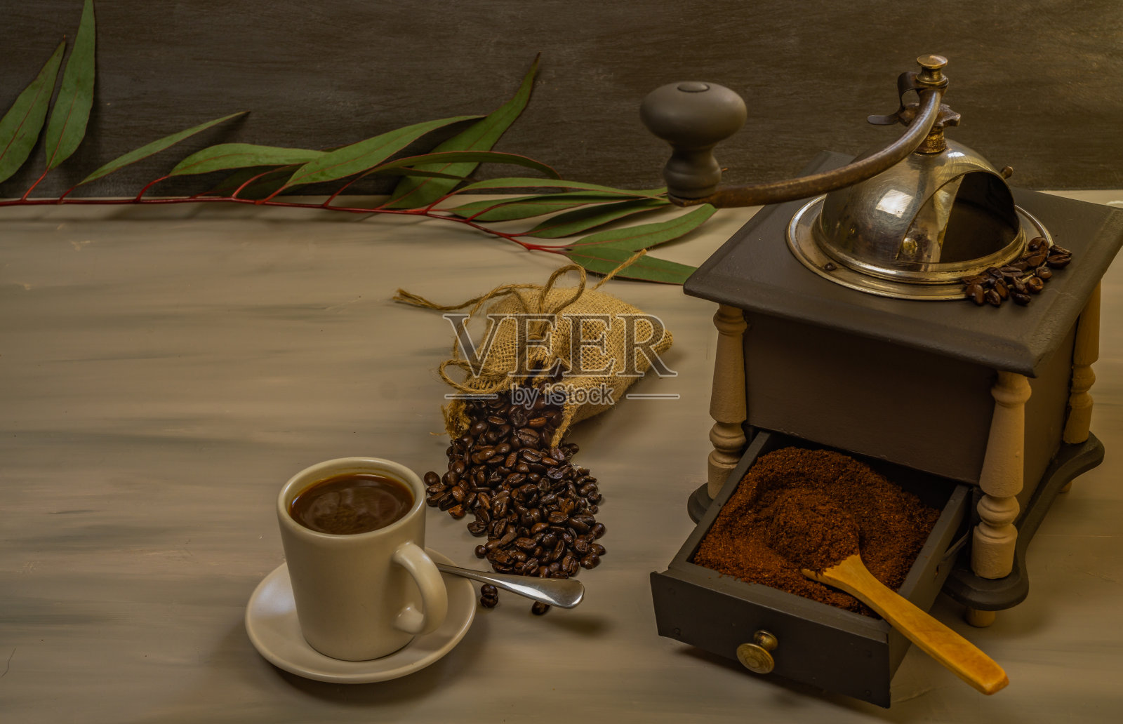 咖啡豆和咖啡粉照片摄影图片