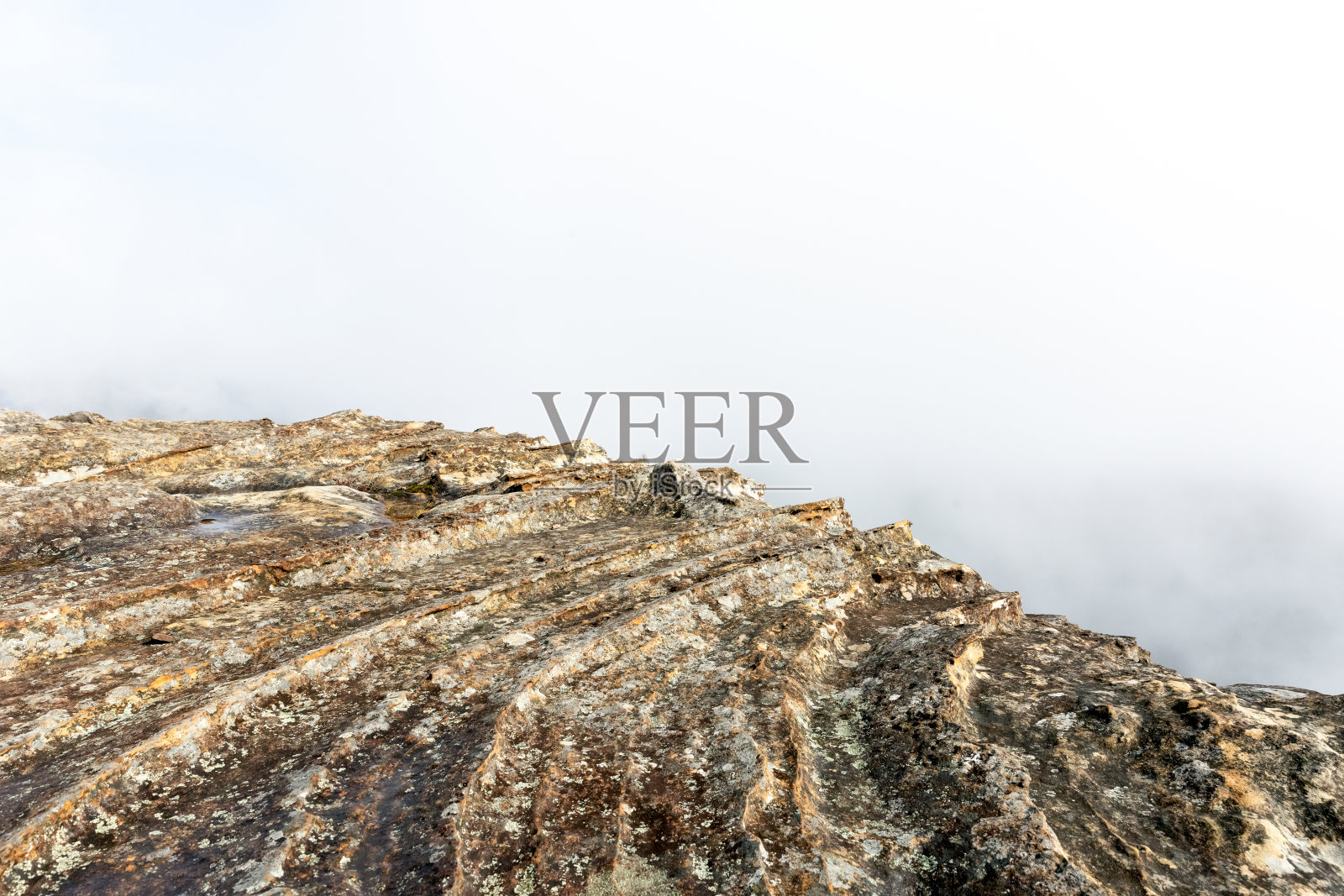 岩石，特写山悬岩，背景与复制空间照片摄影图片