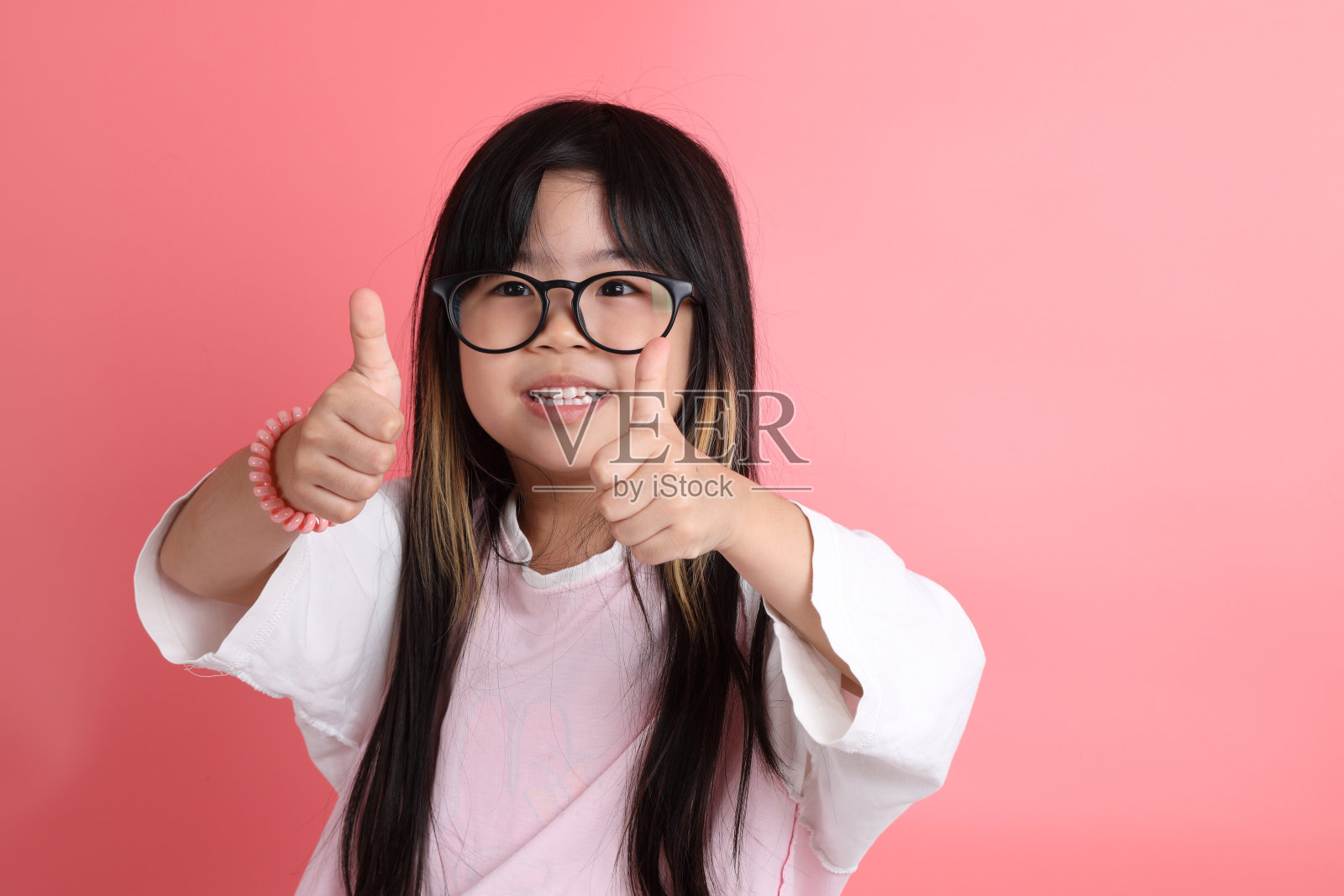 可爱的亚洲女孩照片摄影图片