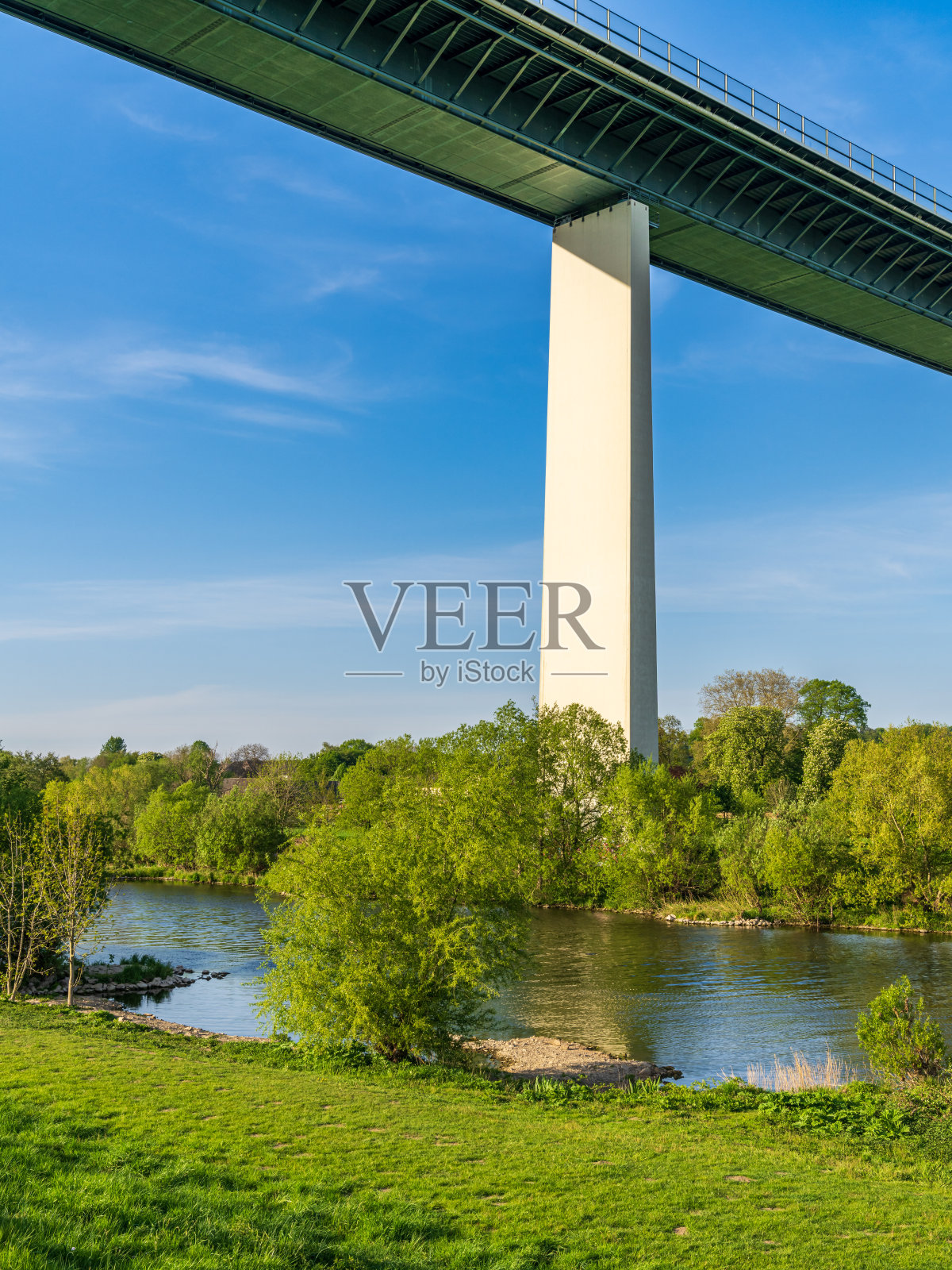 在Muelheim an der Ruhr，德国，俯瞰鲁尔塔尔照片摄影图片