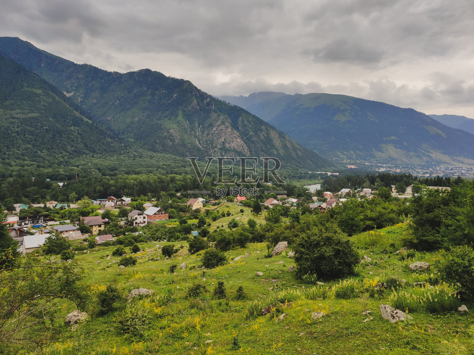 泰伯达度假村雄伟山脉的景色照片摄影图片